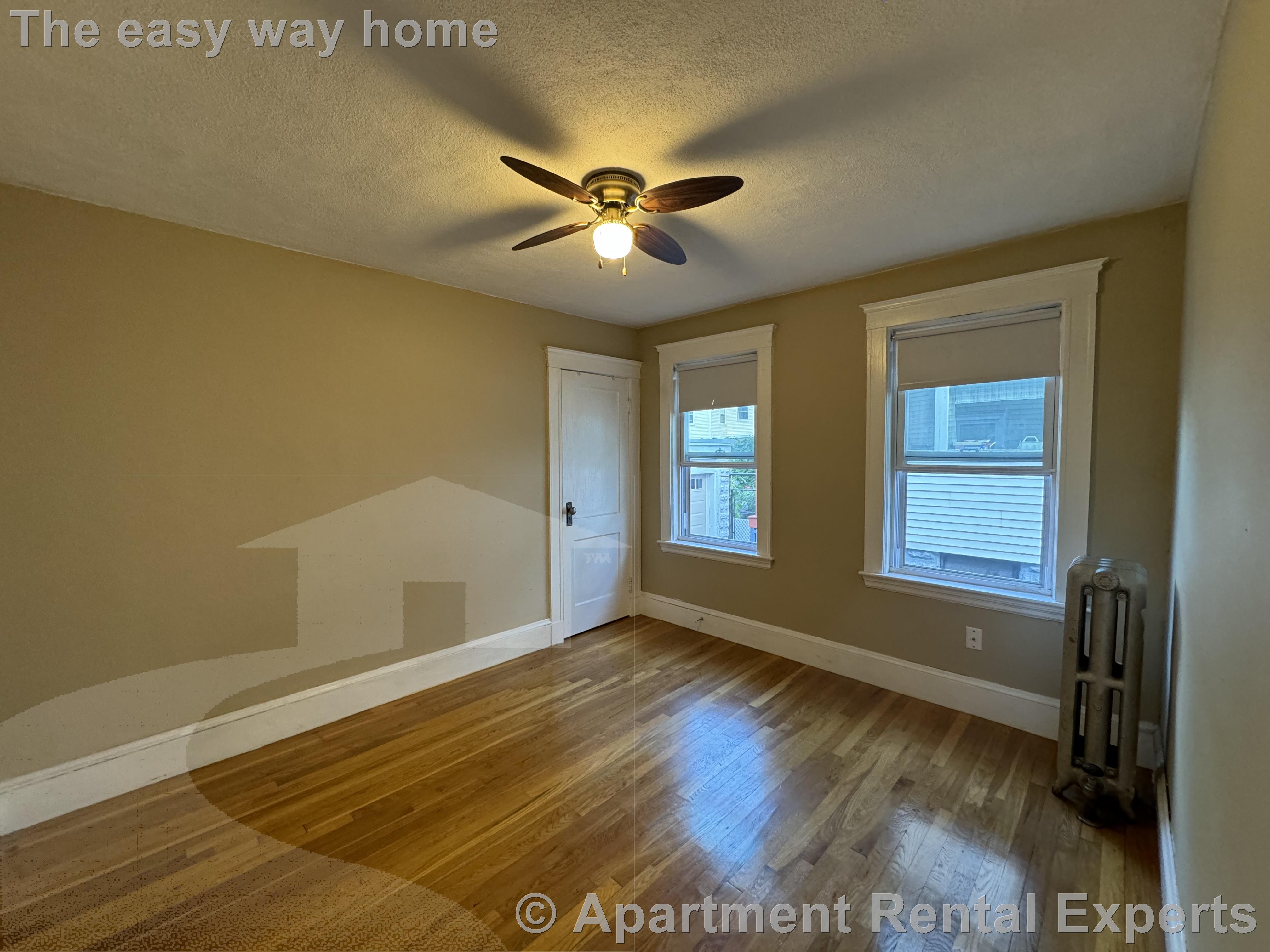 14 Irvington Rd, Tufts