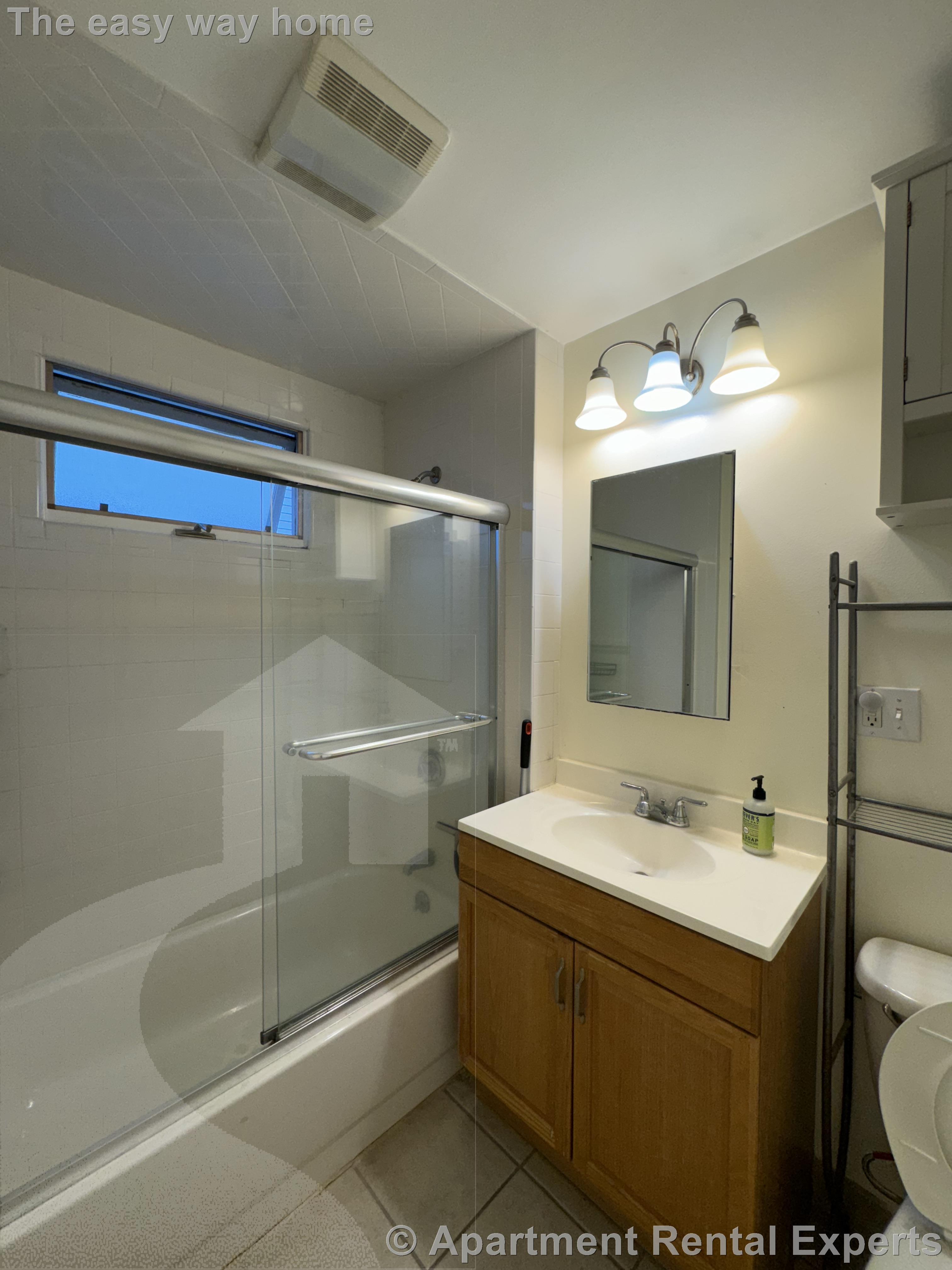 14 Irvington Rd, Tufts