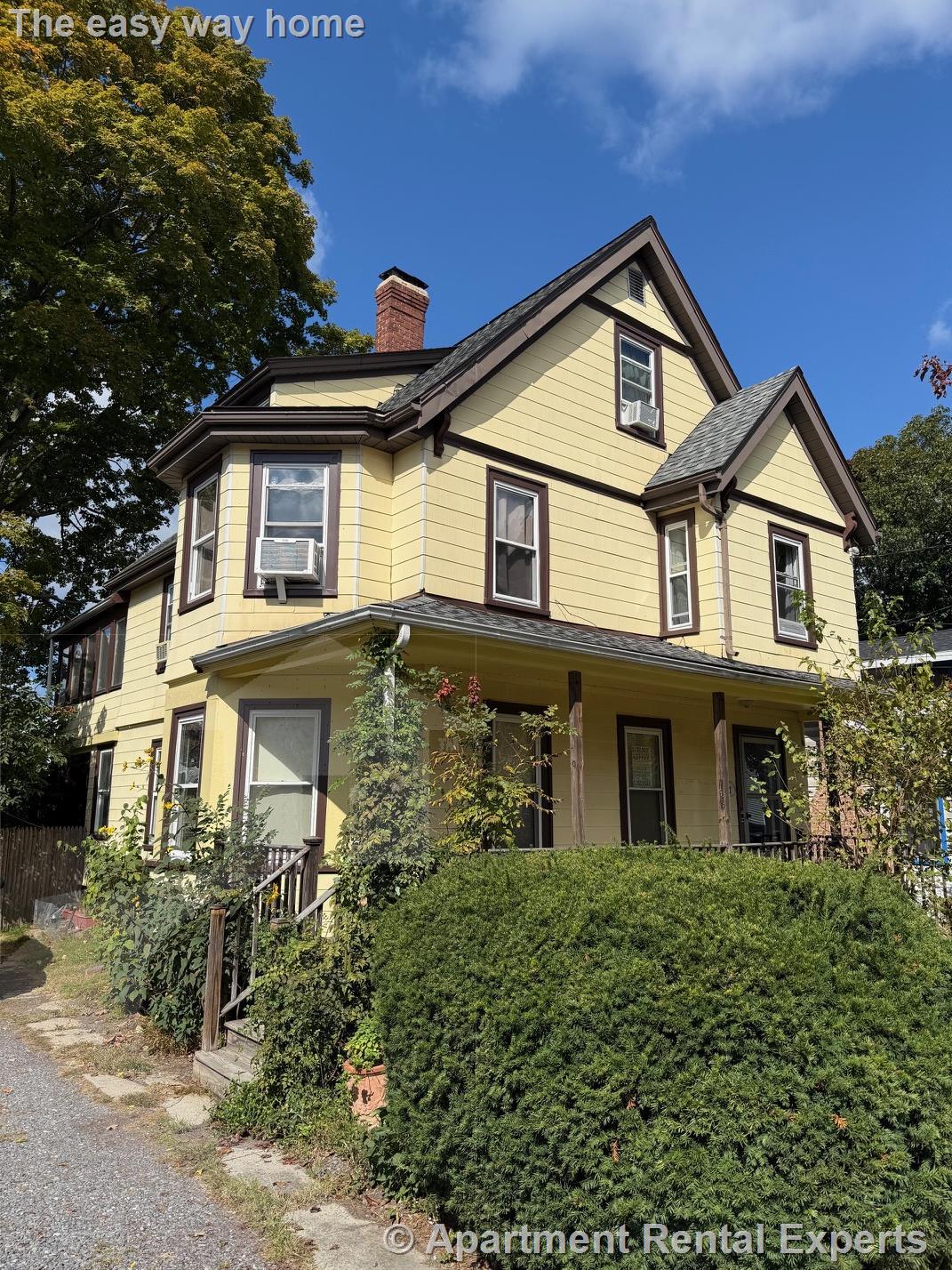 27 Hillsdale Rd, Tufts