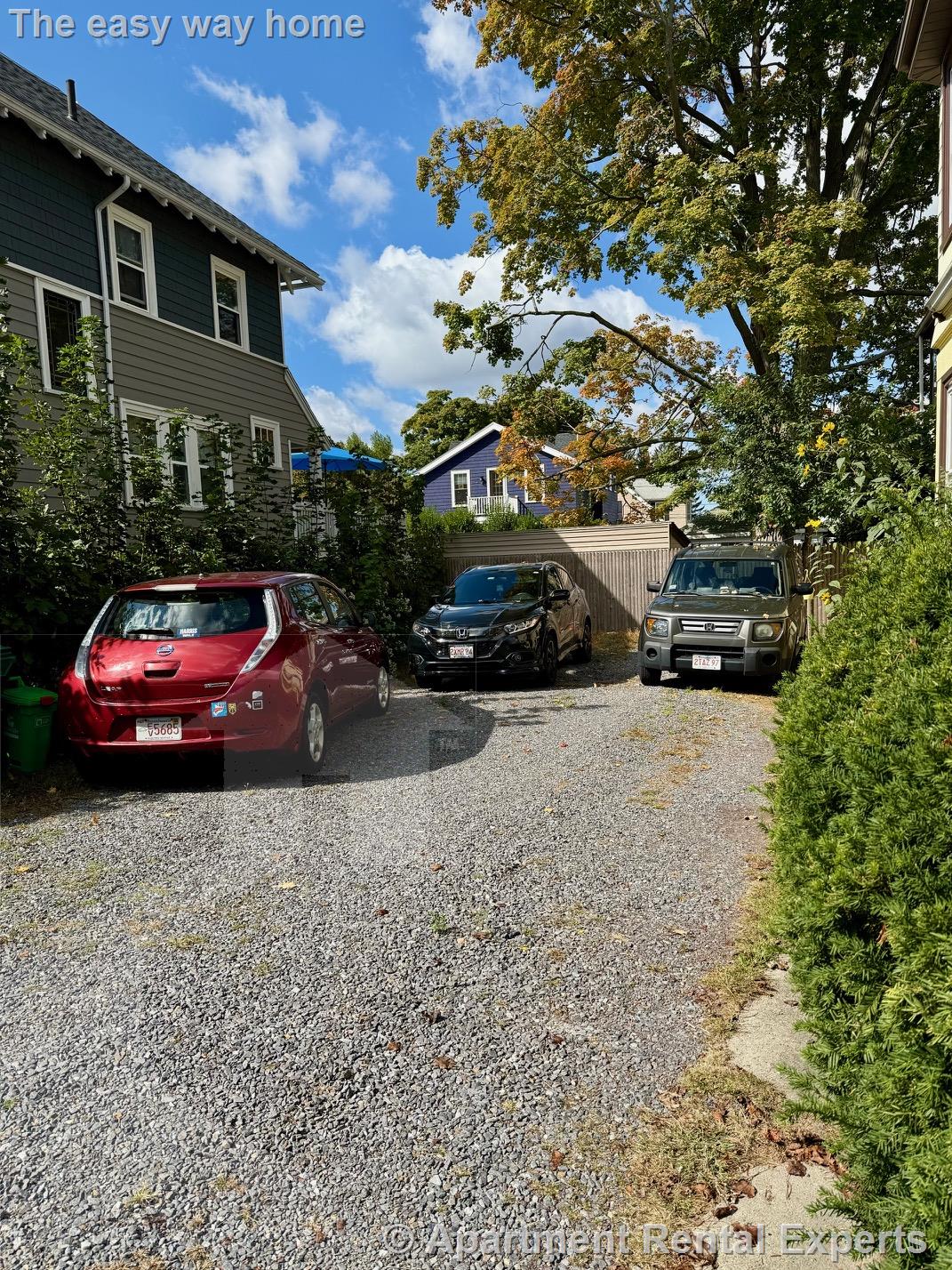 27 Hillsdale Rd, Tufts