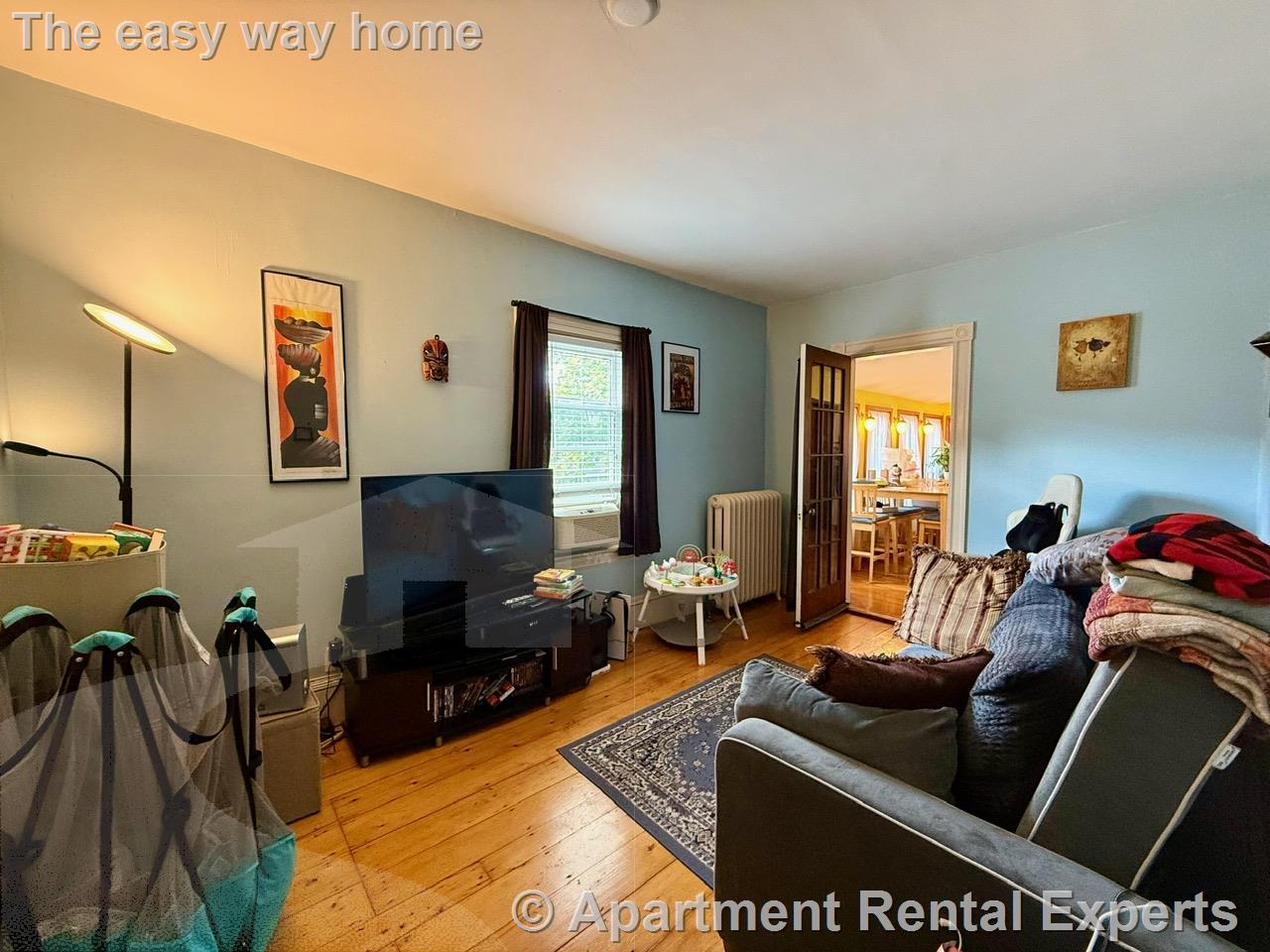 27 Hillsdale Rd, Tufts