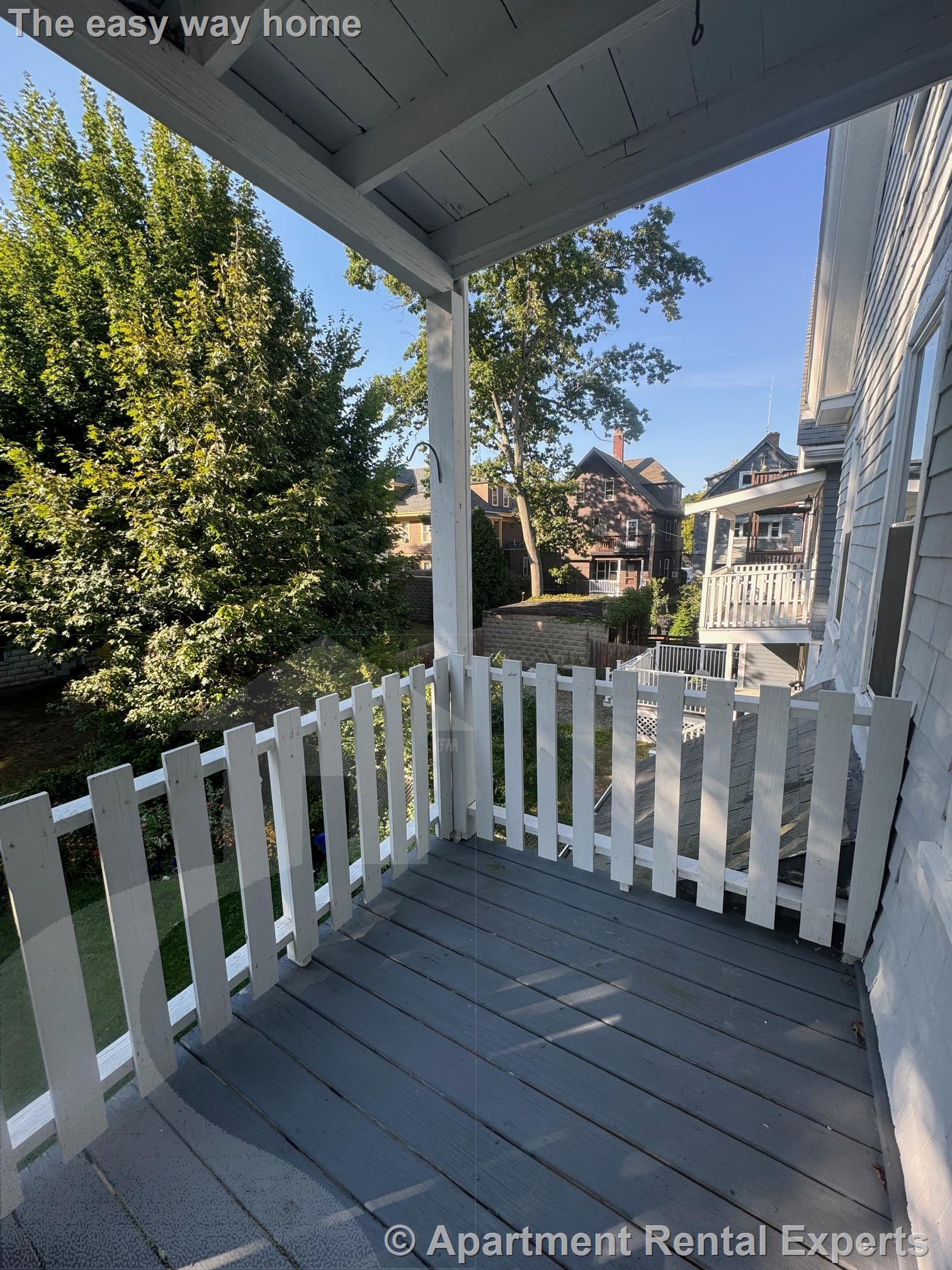 15 Bay State Ave, Davis Square