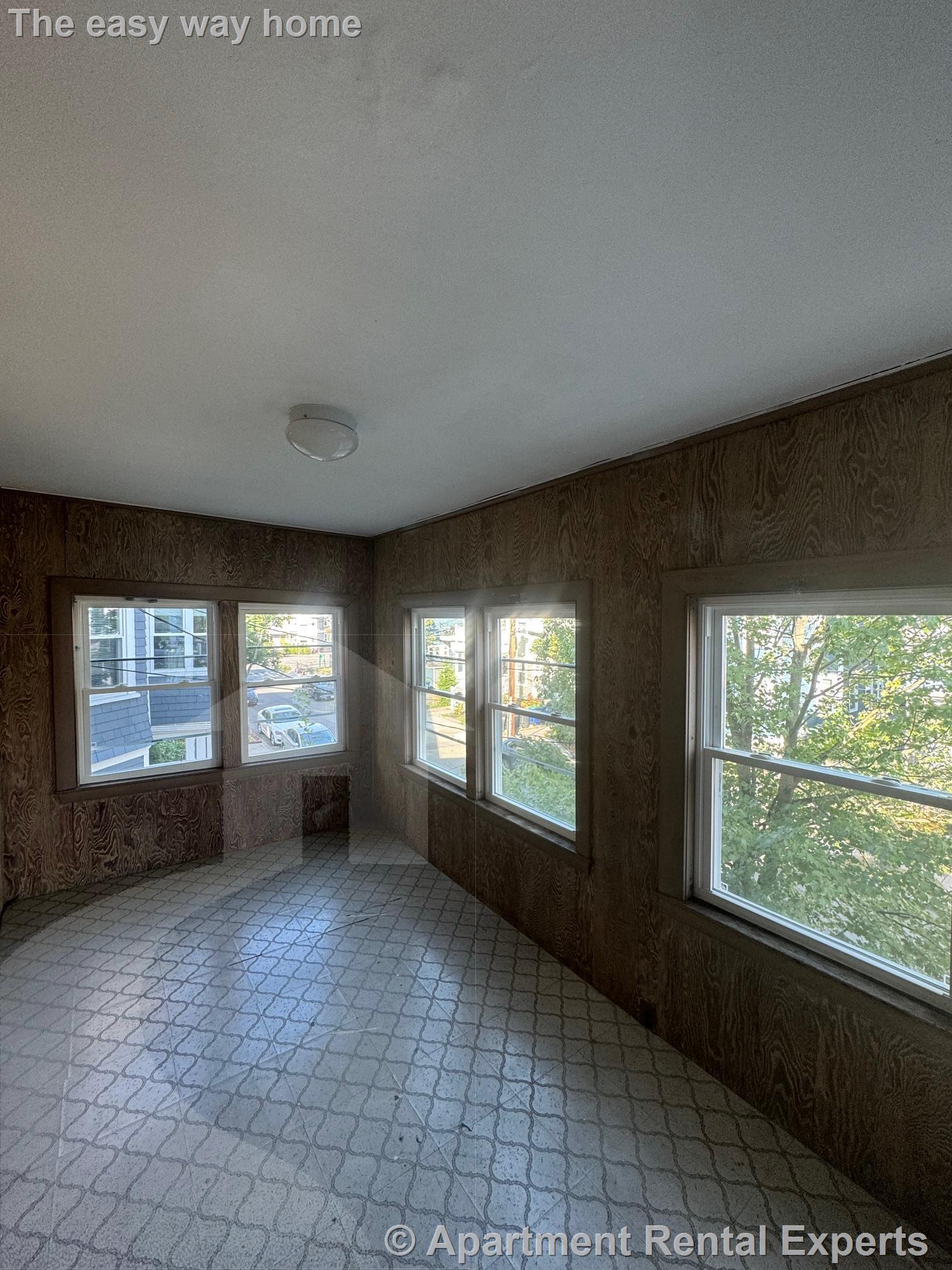 15 Bay State Ave, Davis Square