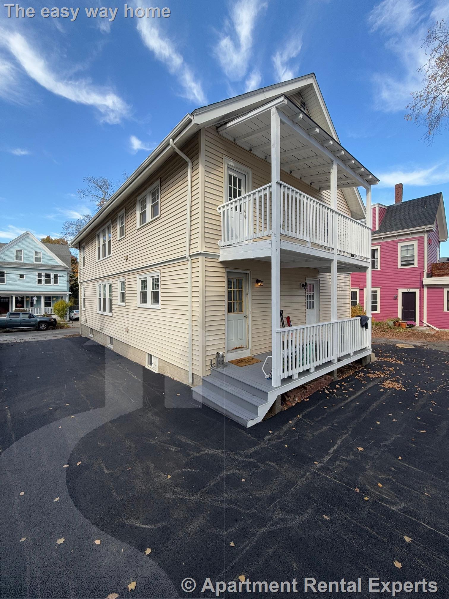 22 Harris Rd, Tufts