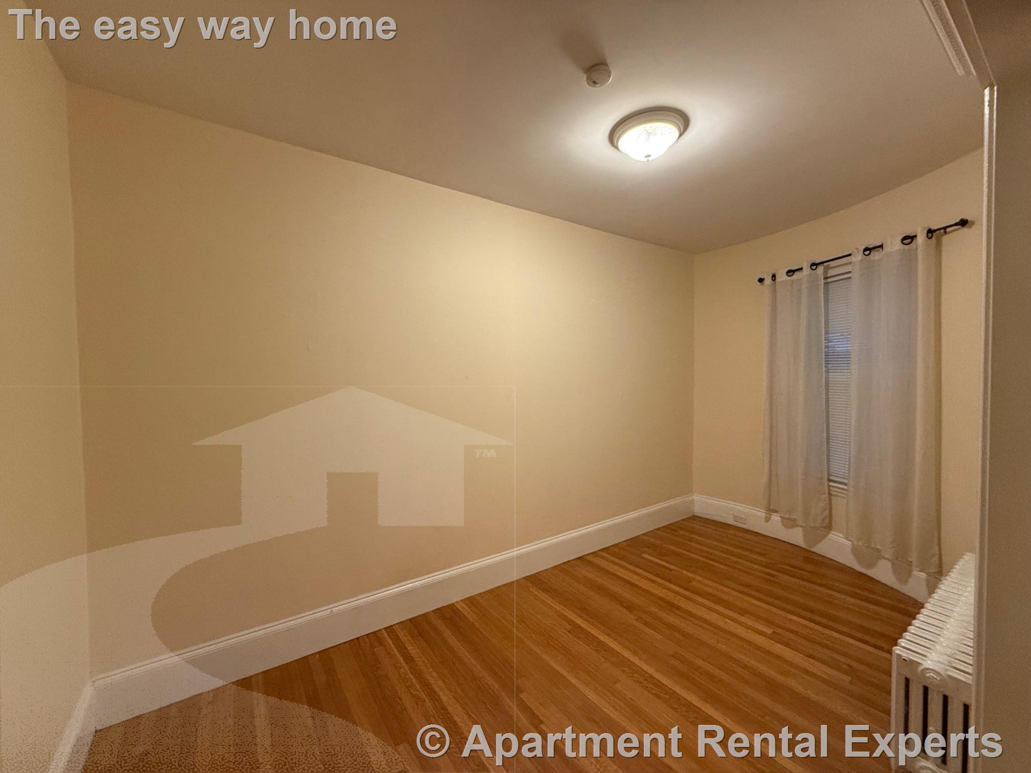 32 Grace St, Malden Center