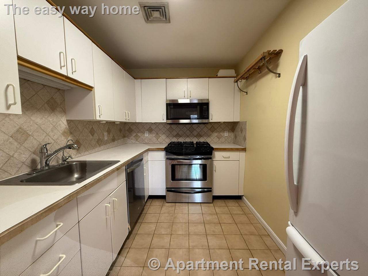 24 Chestnut St, Cambridgeport