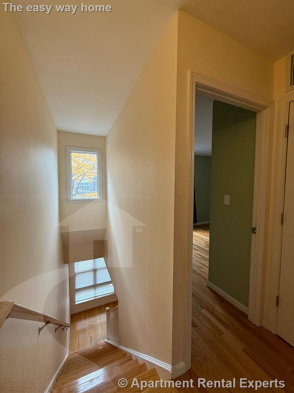 24 Chestnut St, Cambridgeport