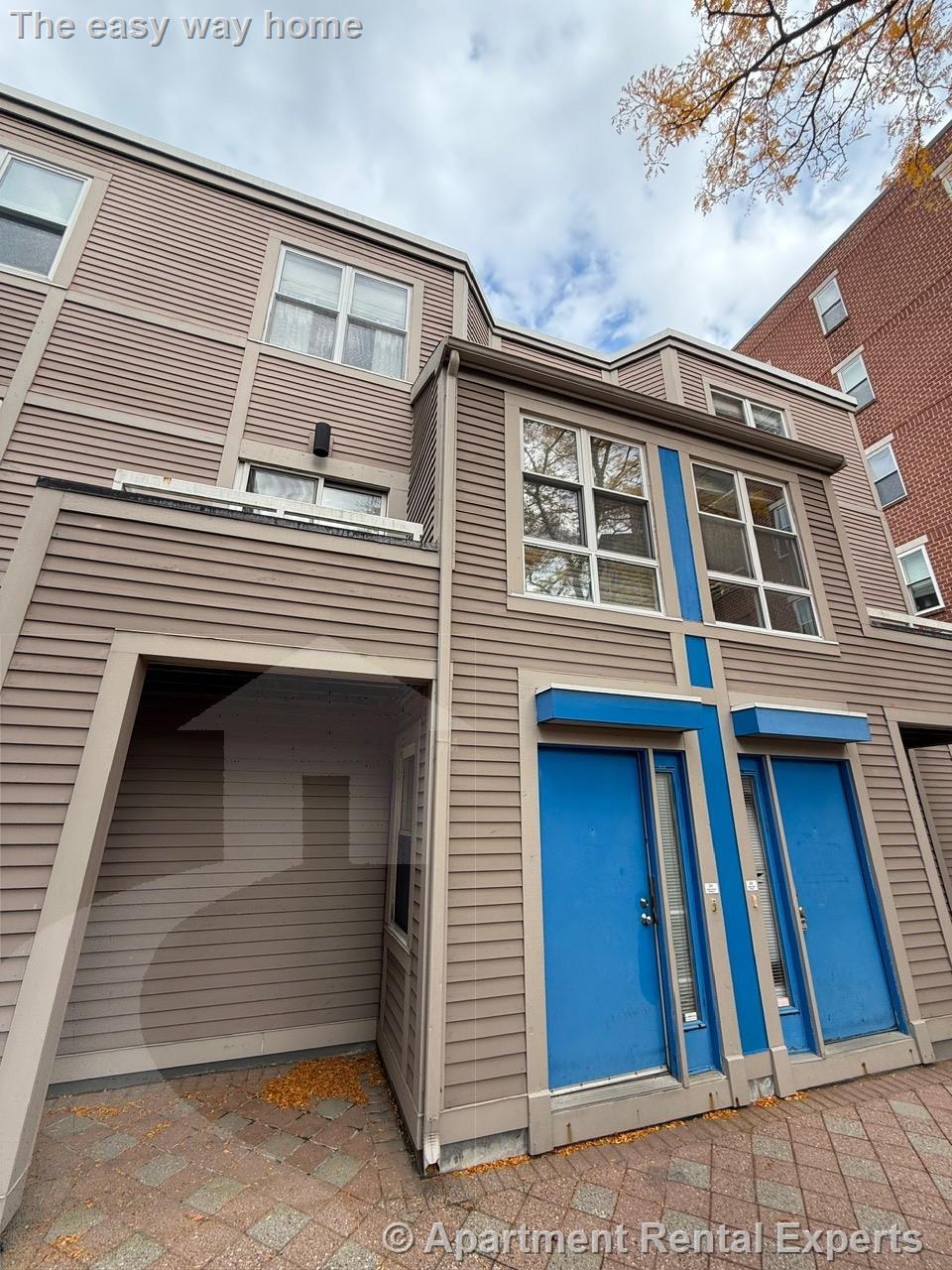 24 Chestnut St, Cambridgeport