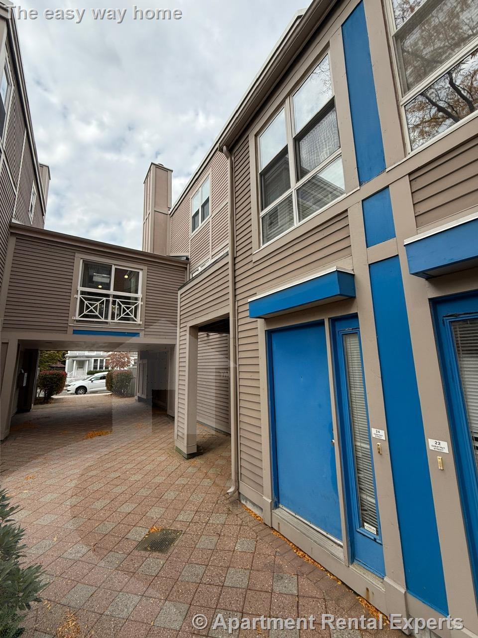 24 Chestnut St, Cambridgeport