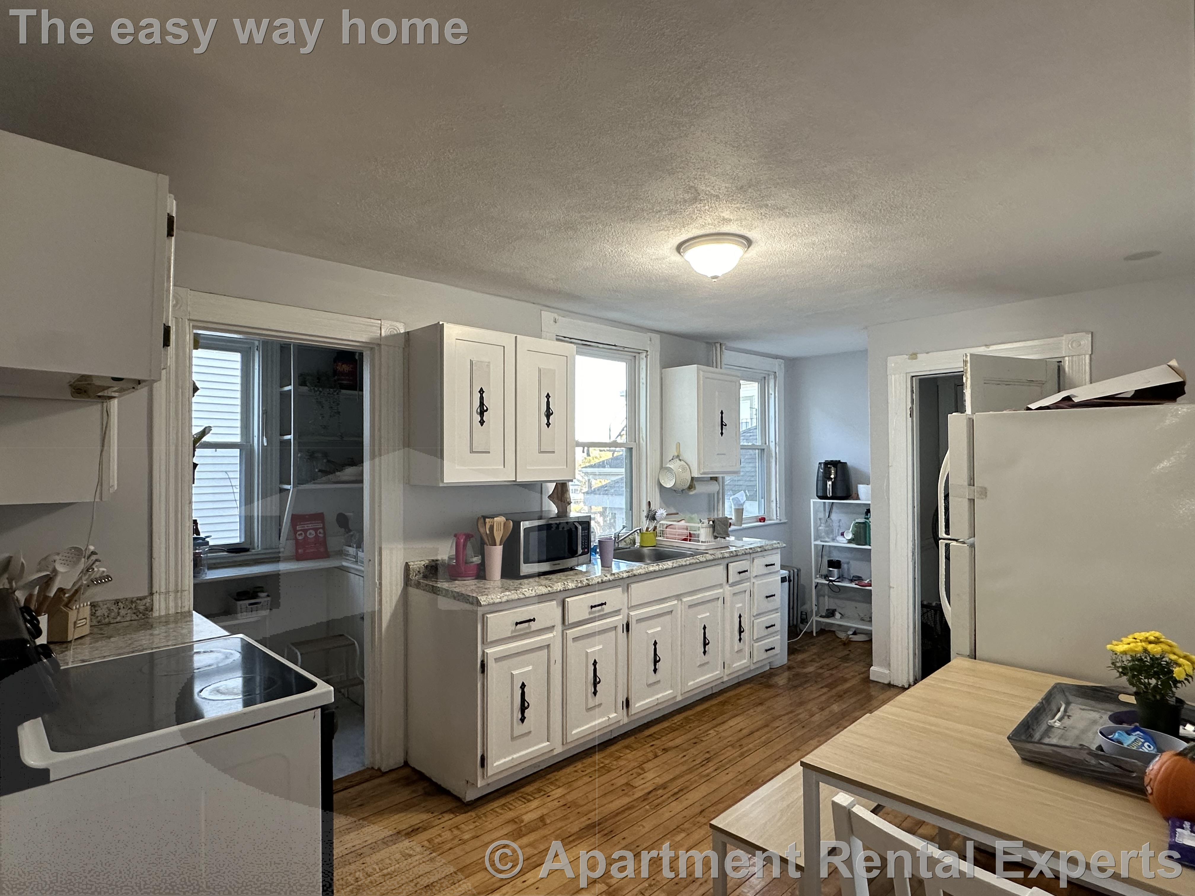 12 Fairmount St, Tufts