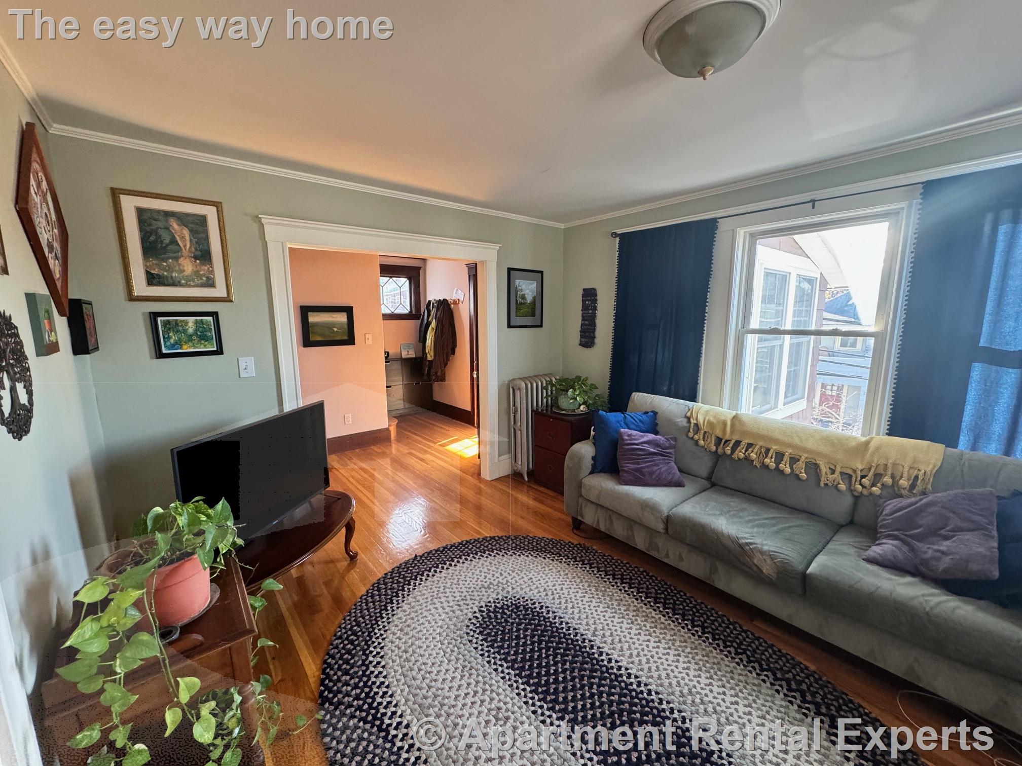 29 Sterling St, Tufts