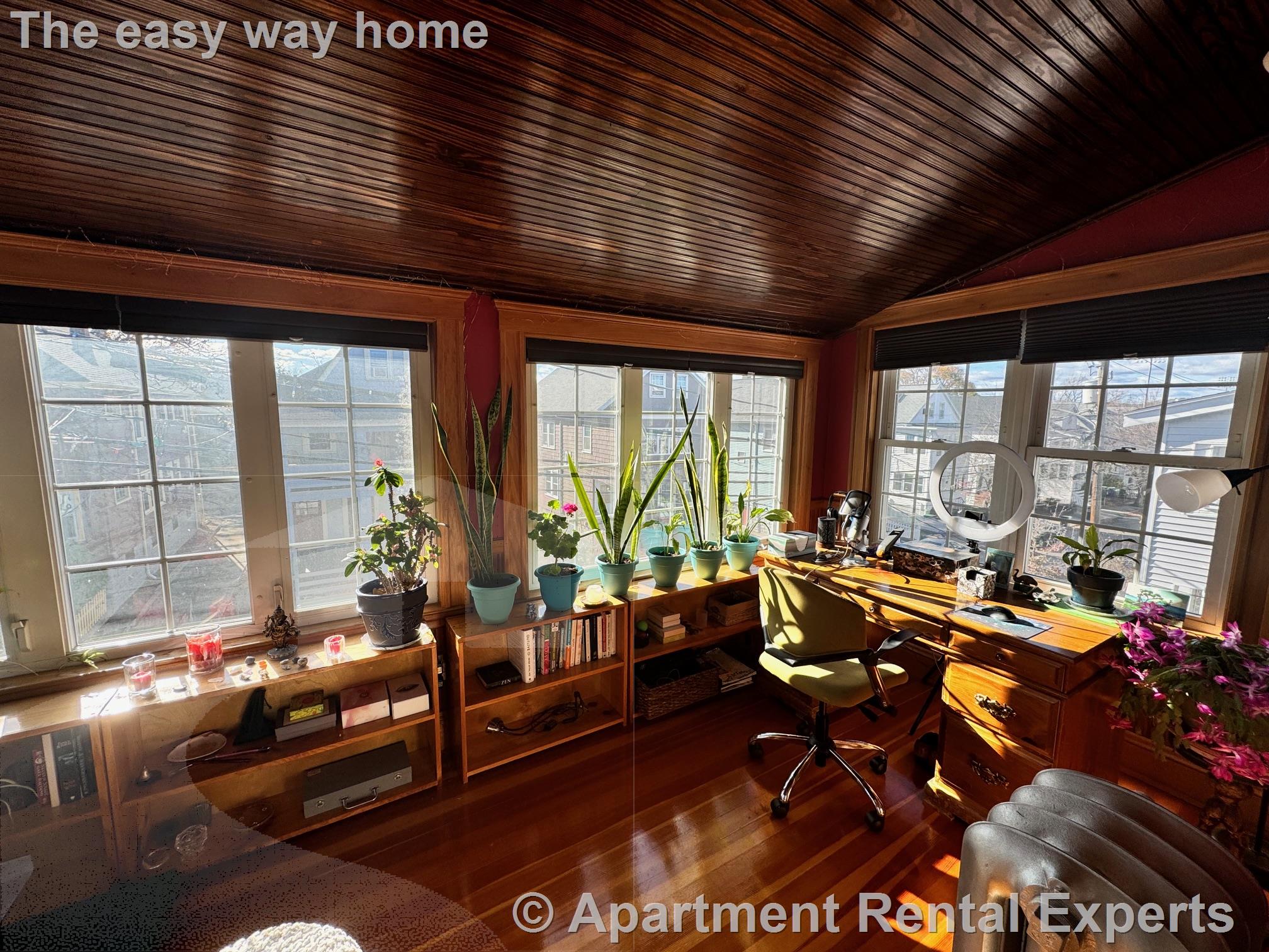 29 Sterling St, Tufts