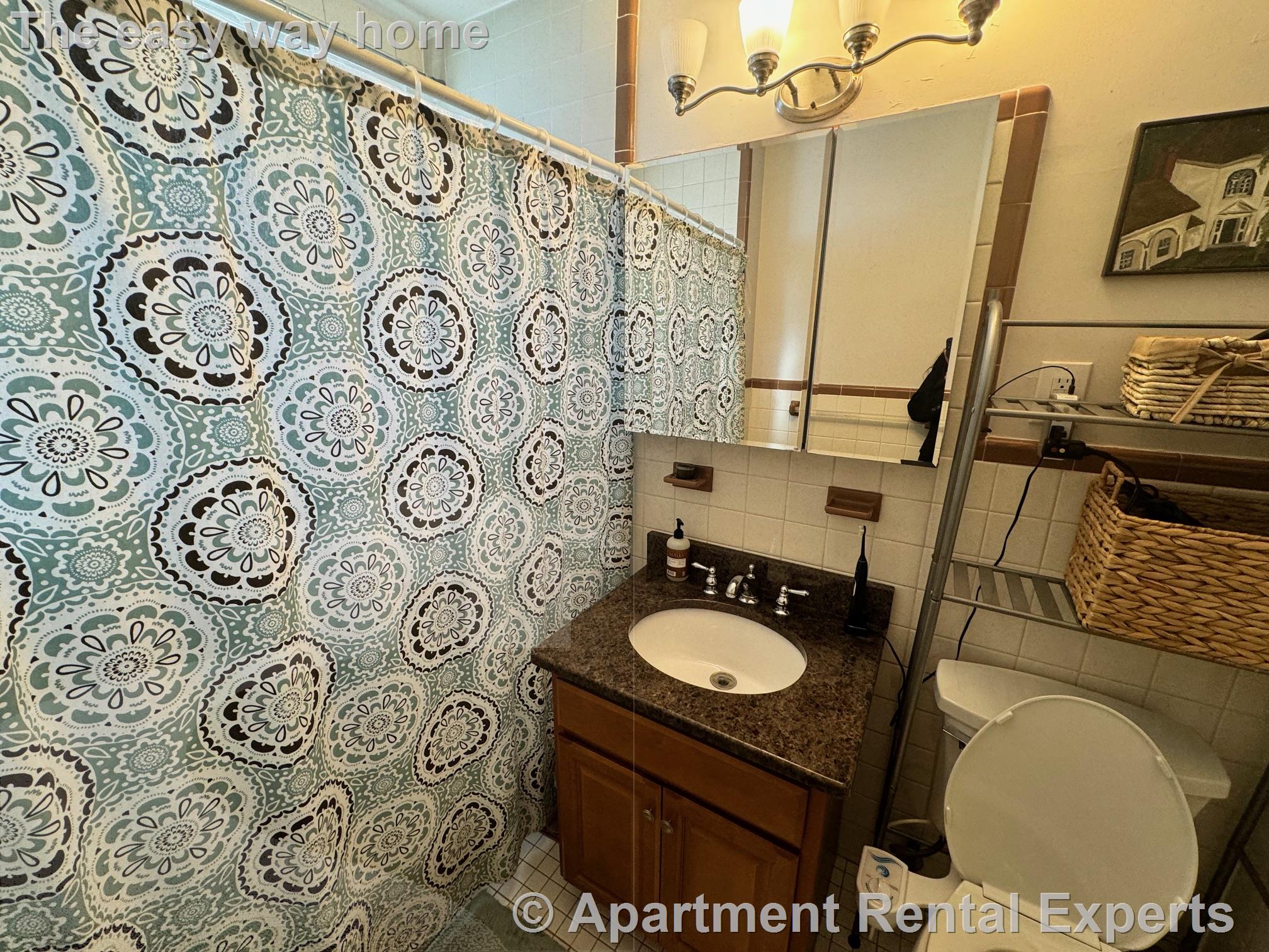 29 Sterling St, Tufts