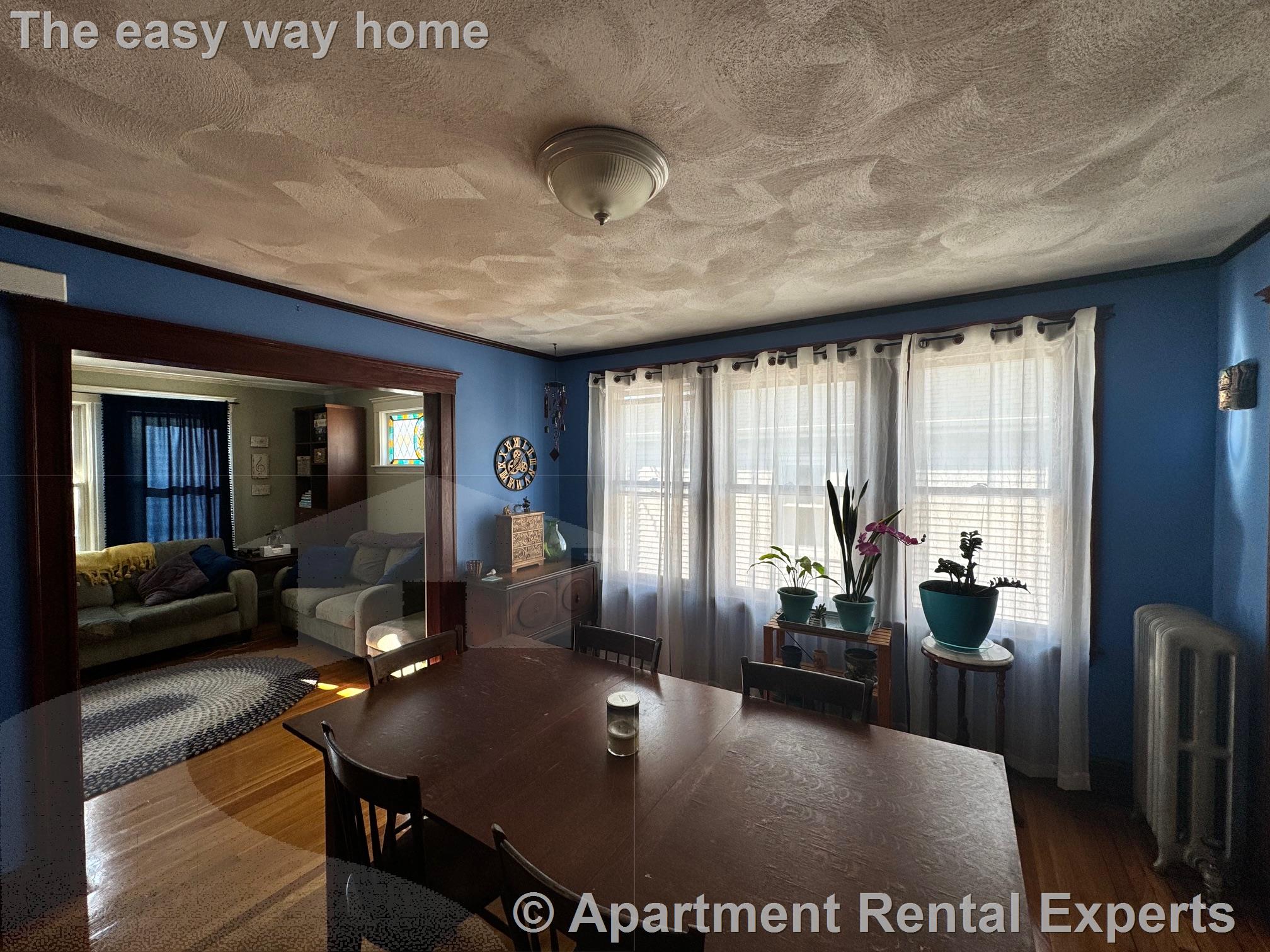 29 Sterling St, Tufts