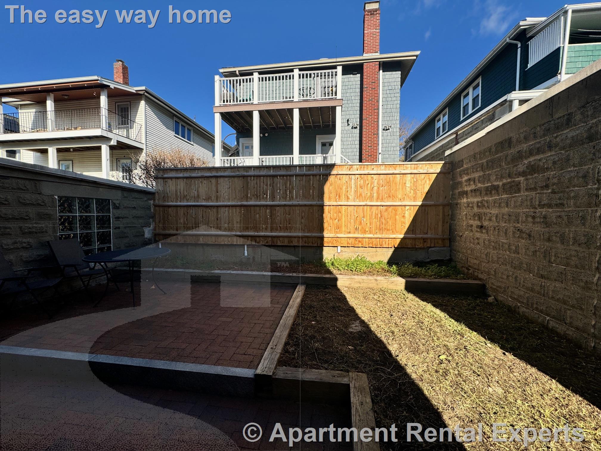 29 Sterling St, Tufts