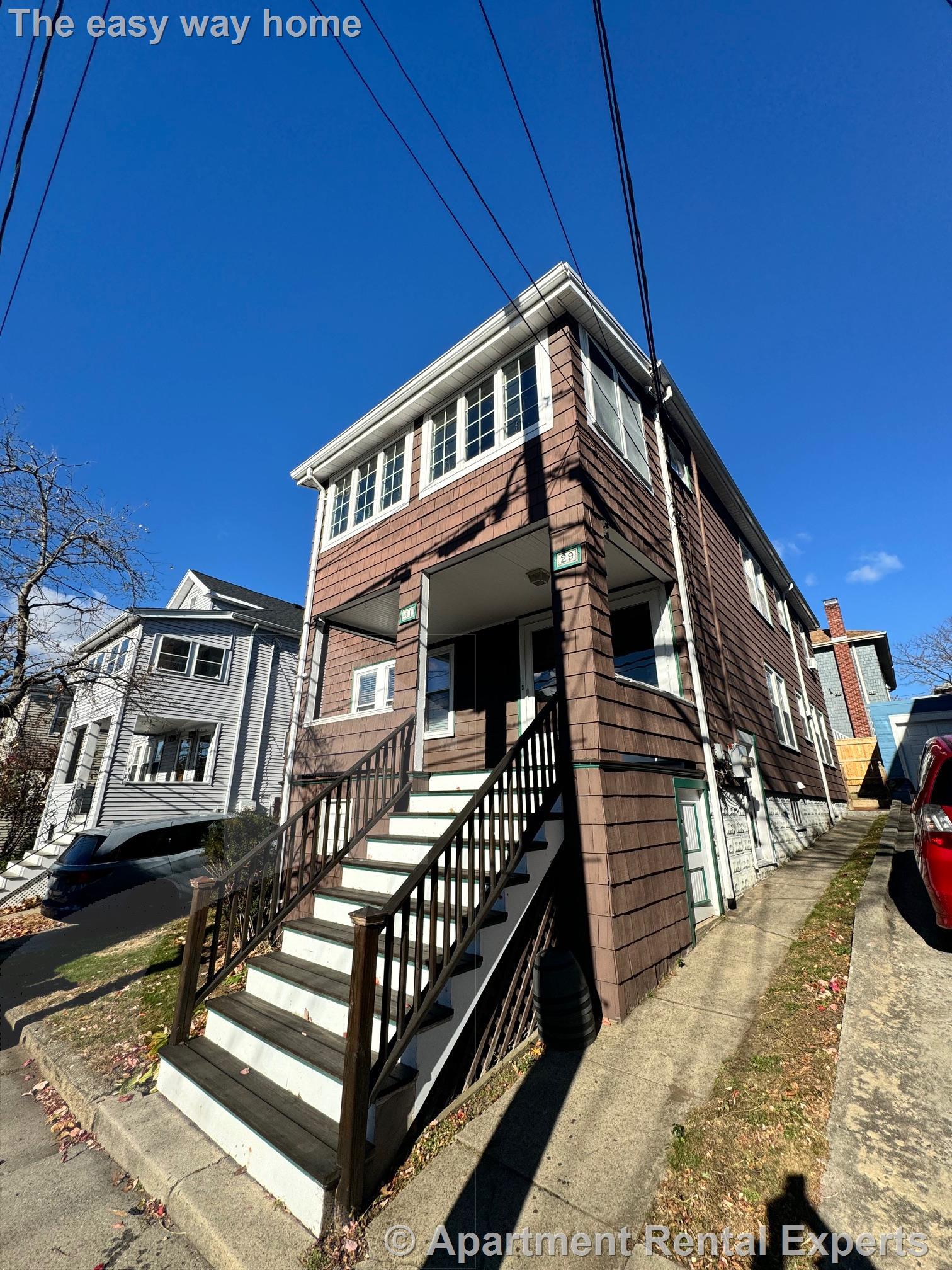 29 Sterling St, Tufts