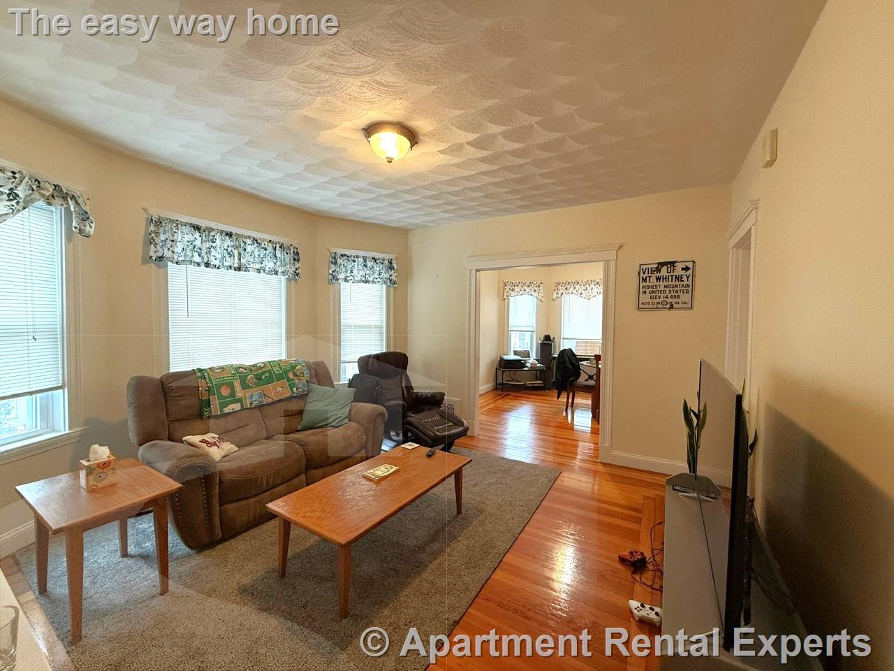 190 Harvard St, Tufts