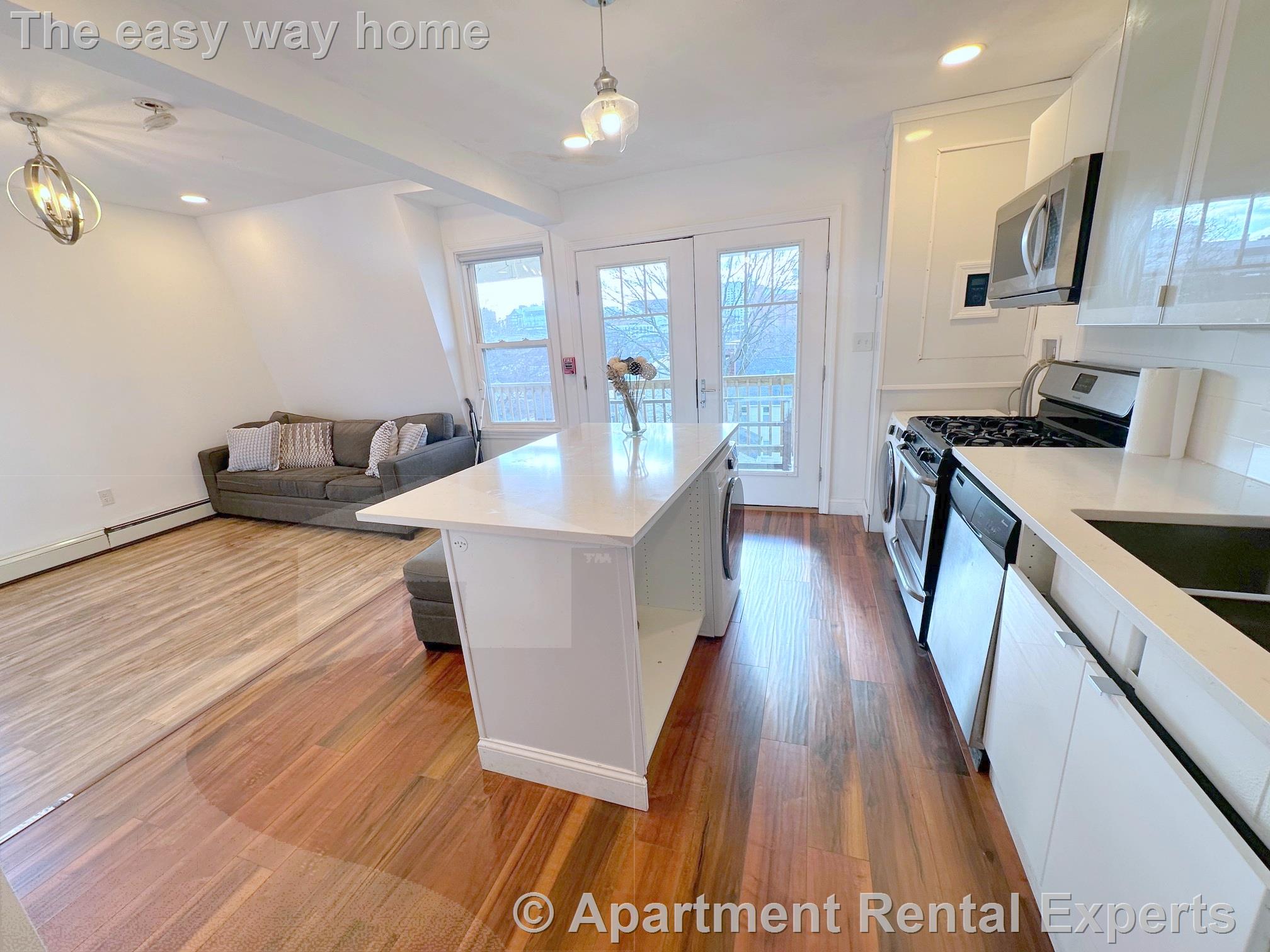 104 Thorndike St, East Cambridge