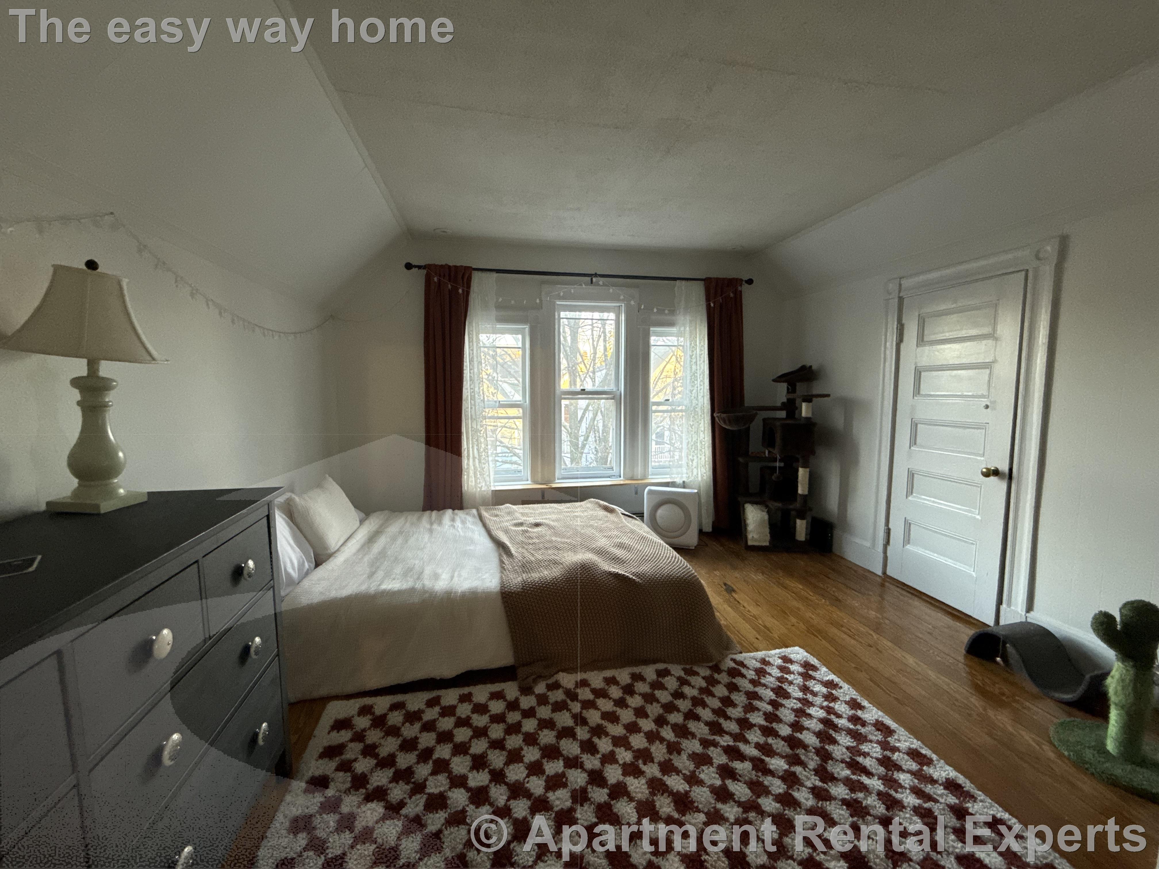 92 Rogers Ave, Ball Square