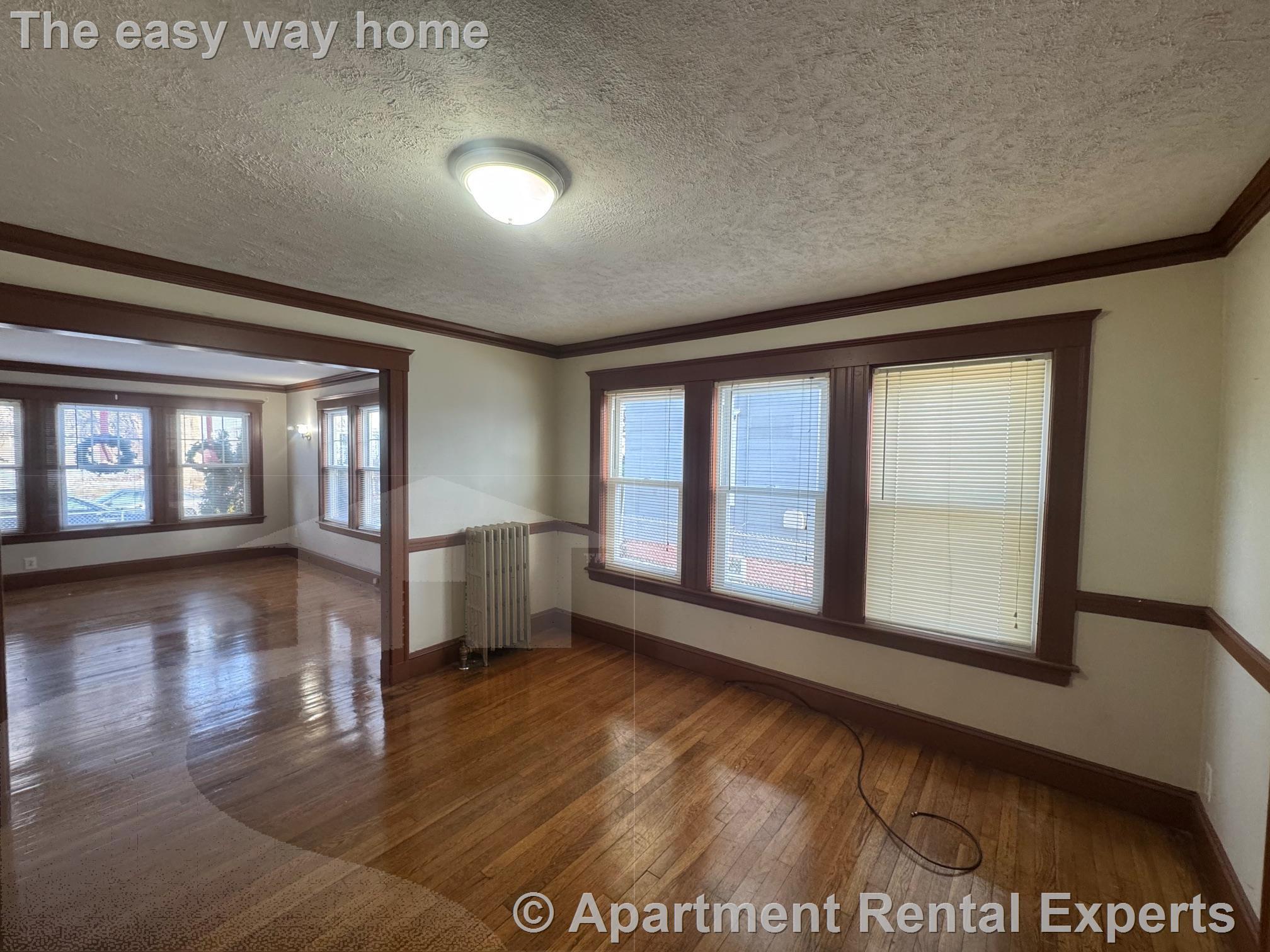 67 Sharon St, West Medford