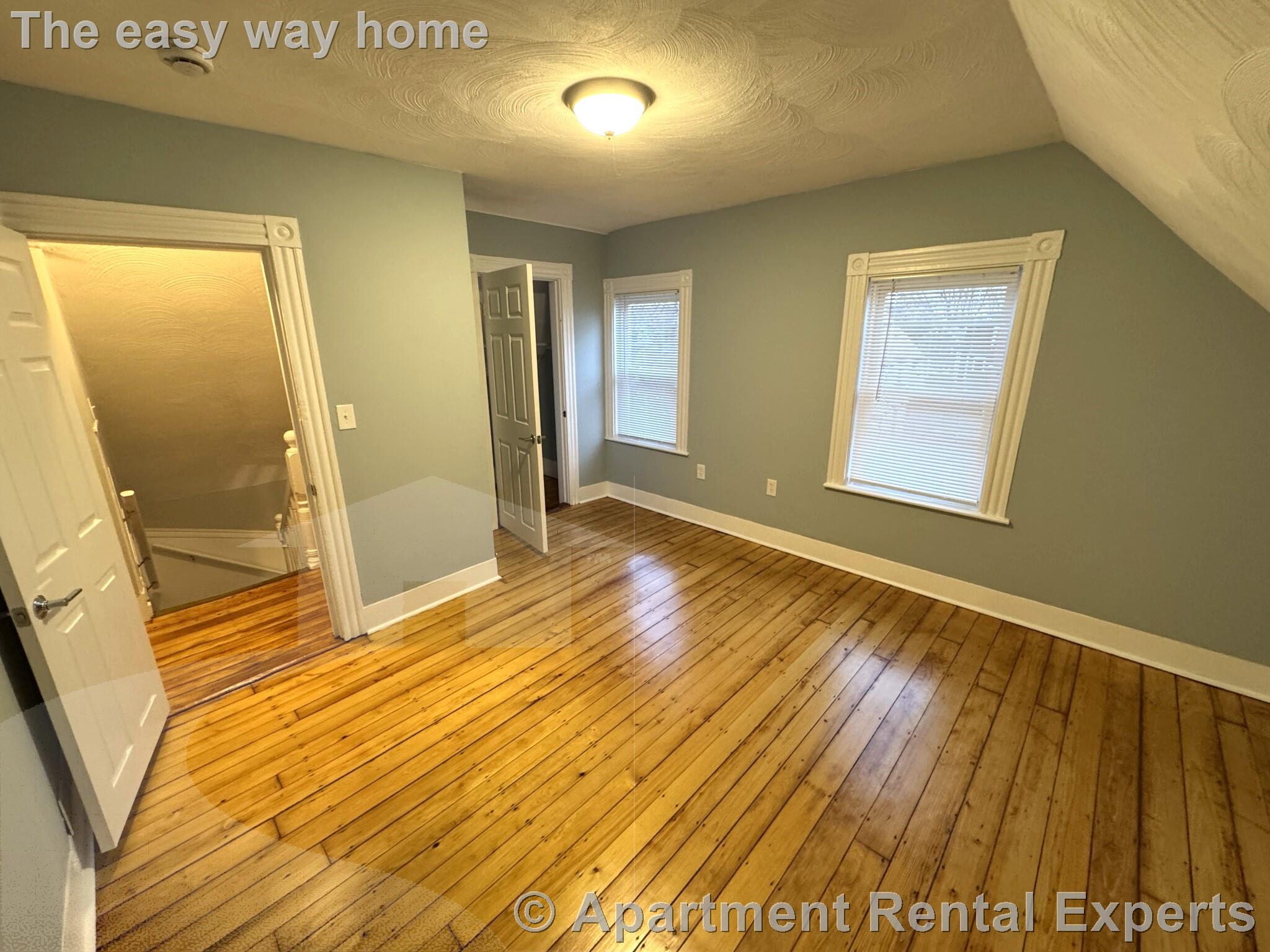 35 Cameron Ave, Davis Square