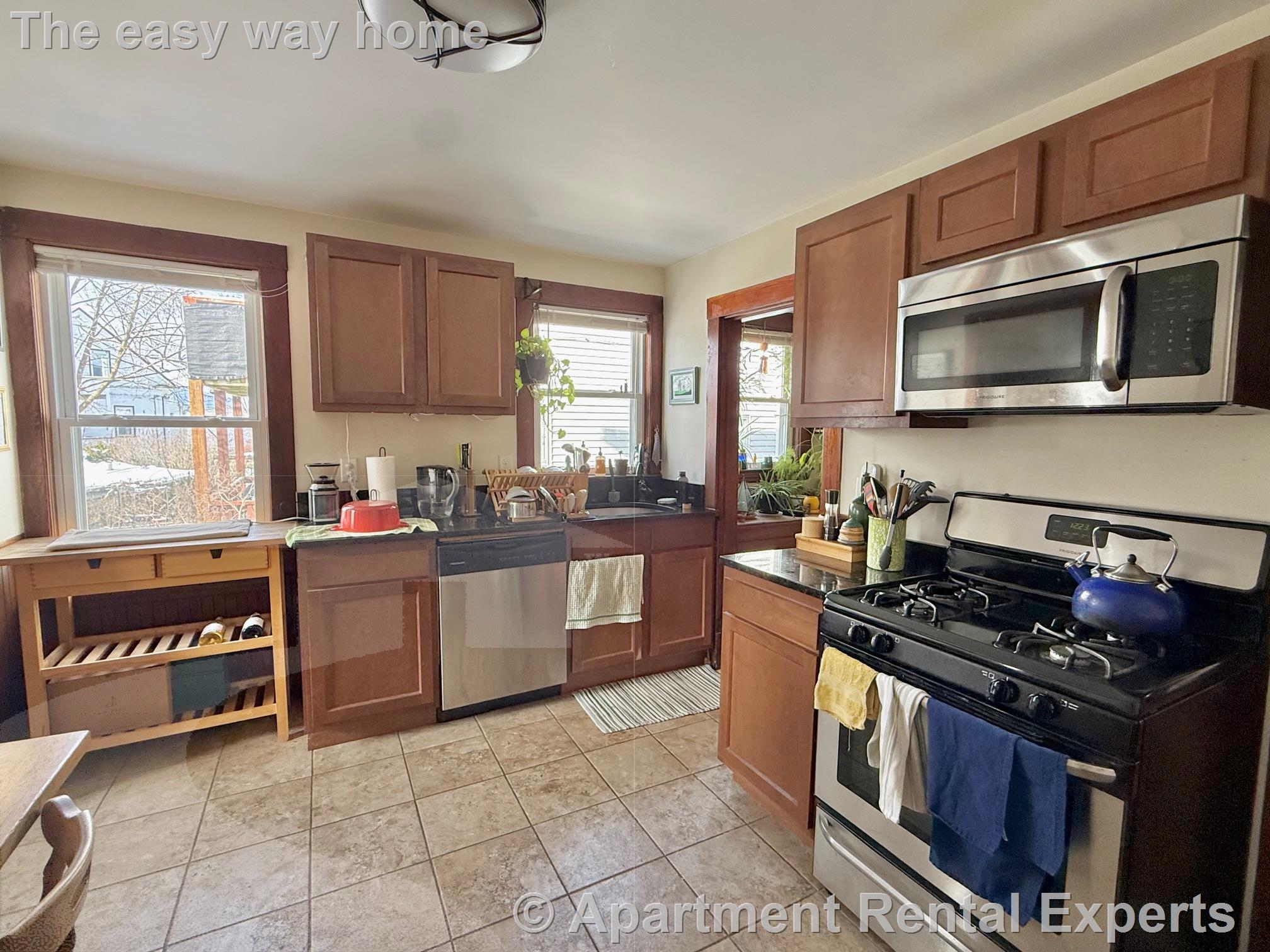 48 Sterling St, Teele Square