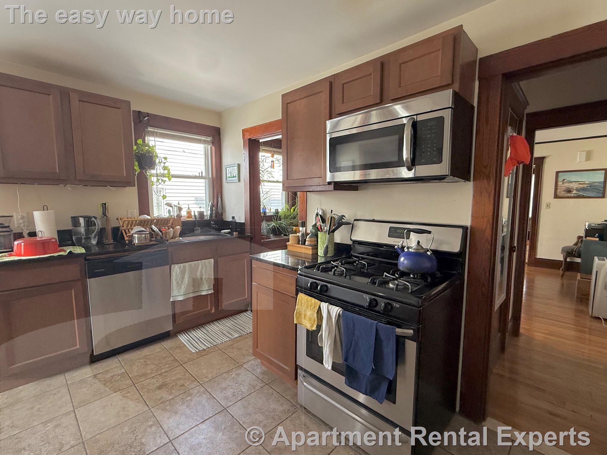 48 Sterling St, Teele Square