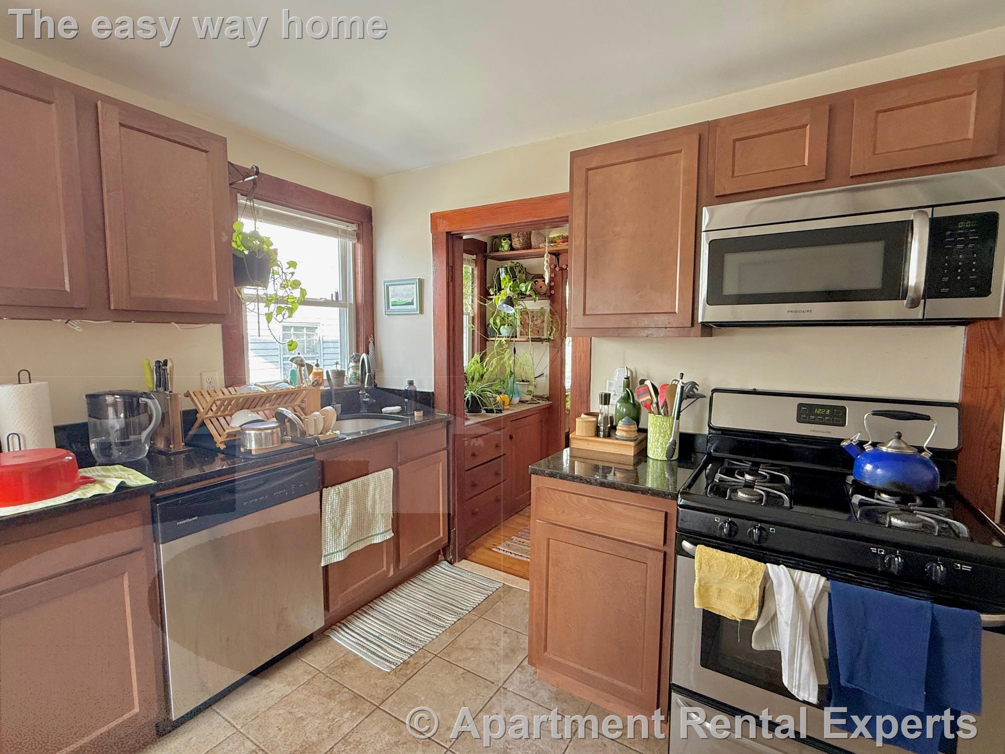 48 Sterling St, Teele Square