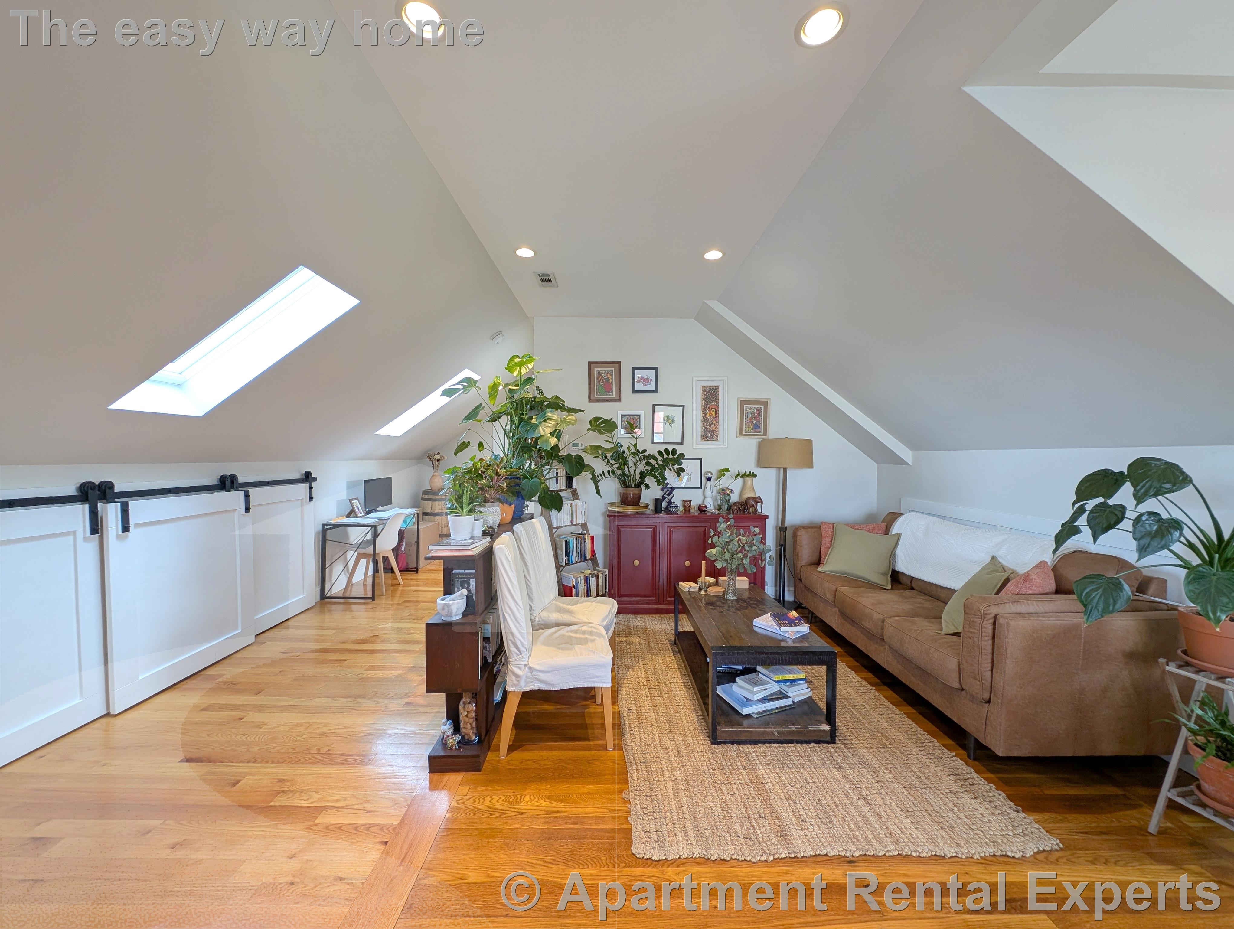 472 Main St, Magoun Square