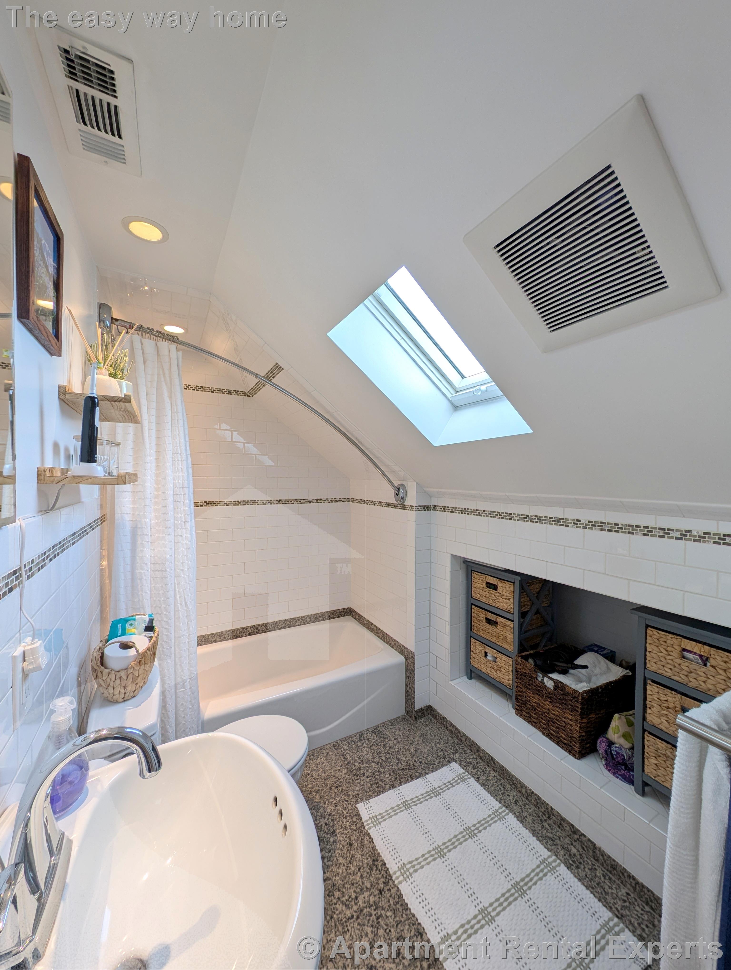 472 Main St, Magoun Square