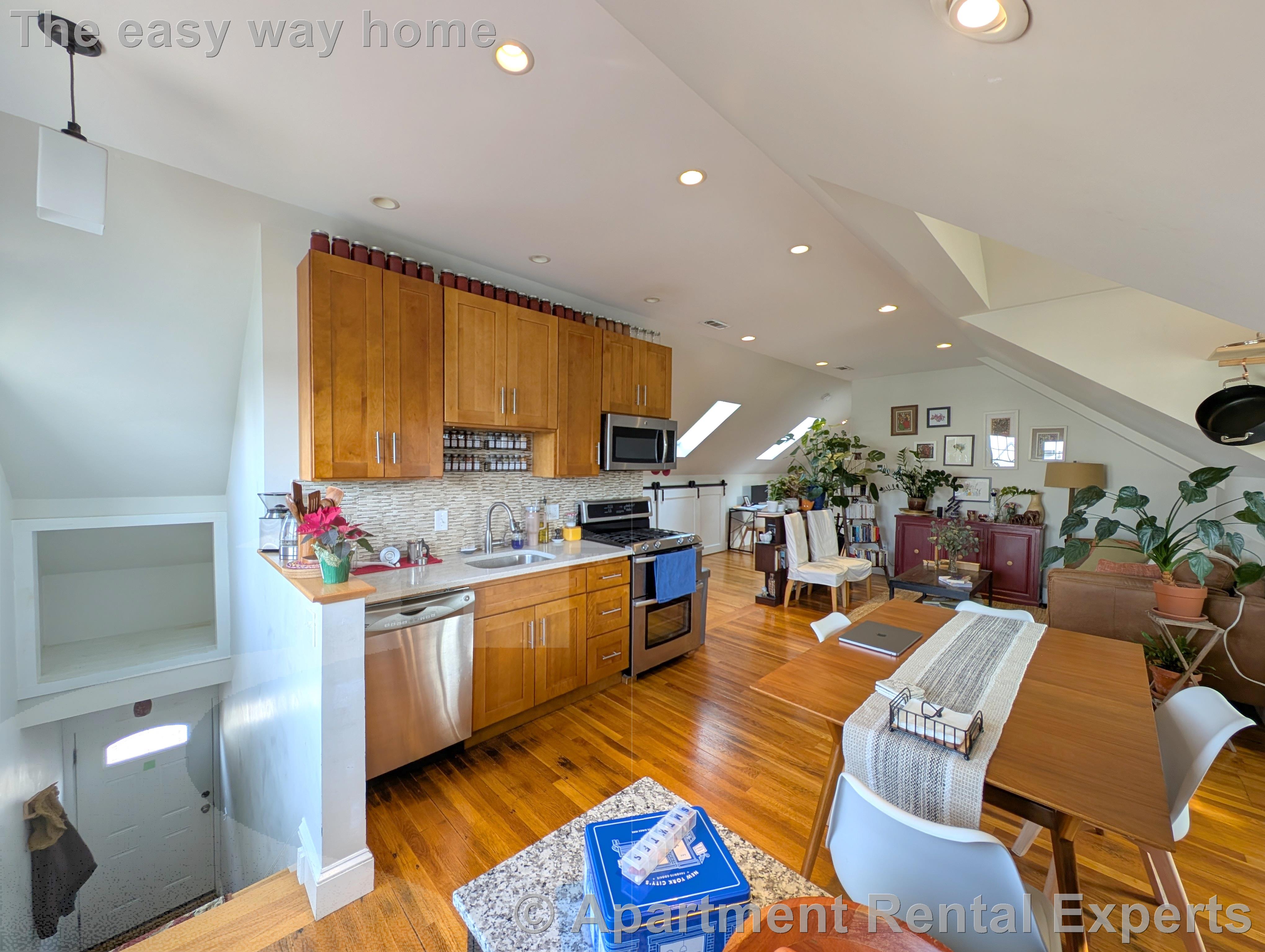 472 Main St, Magoun Square