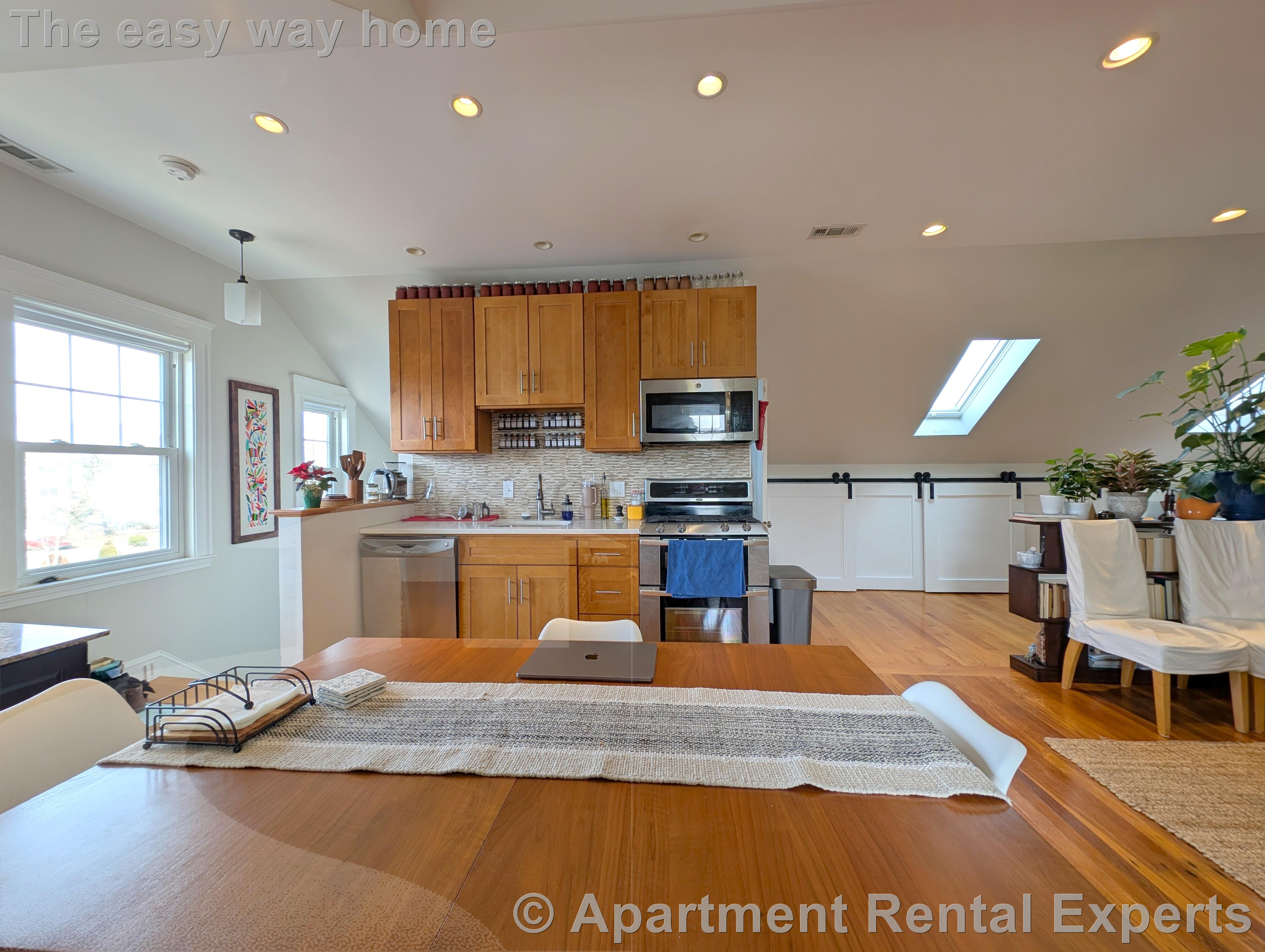 472 Main St, Magoun Square