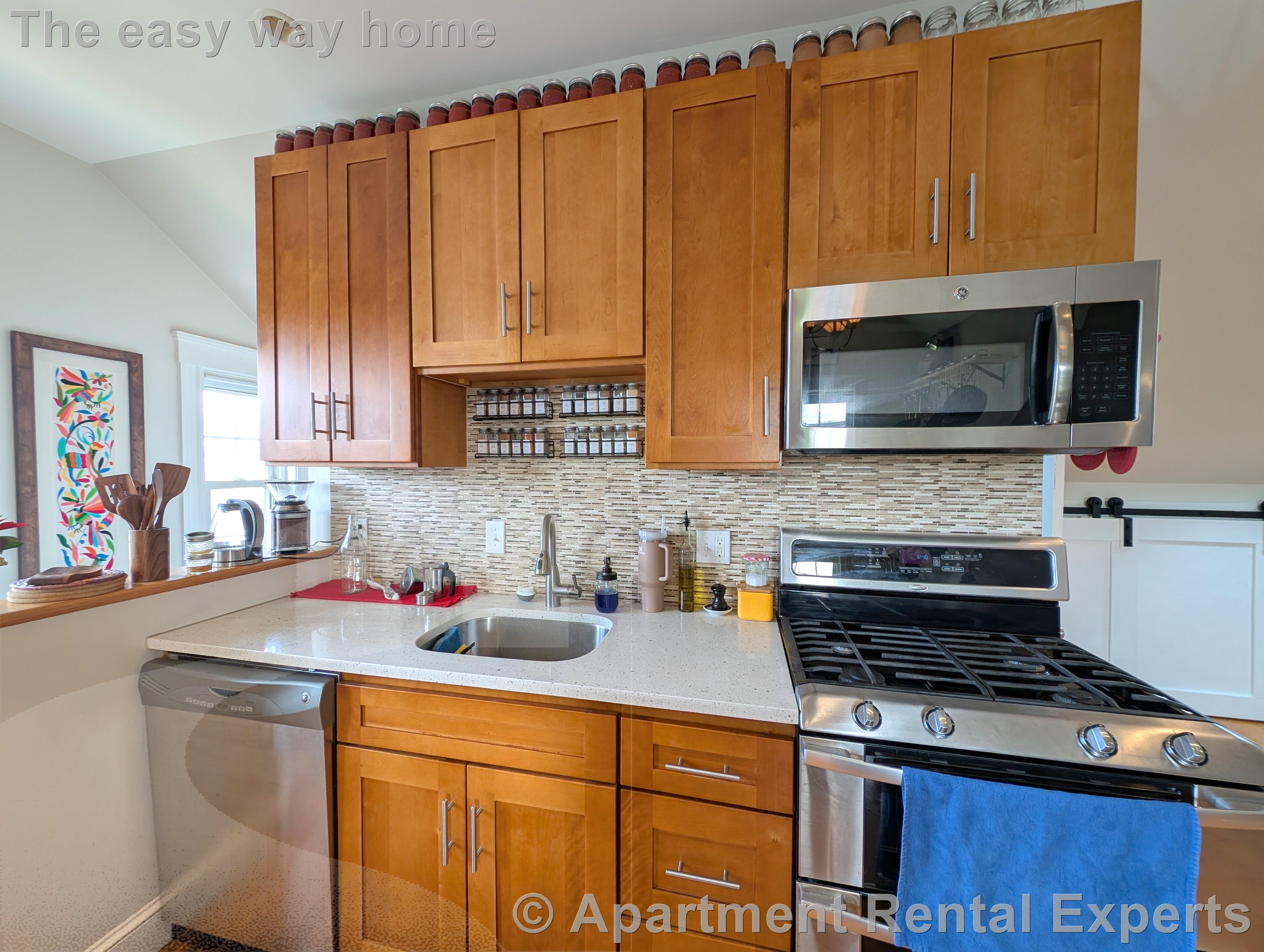 472 Main St, Magoun Square