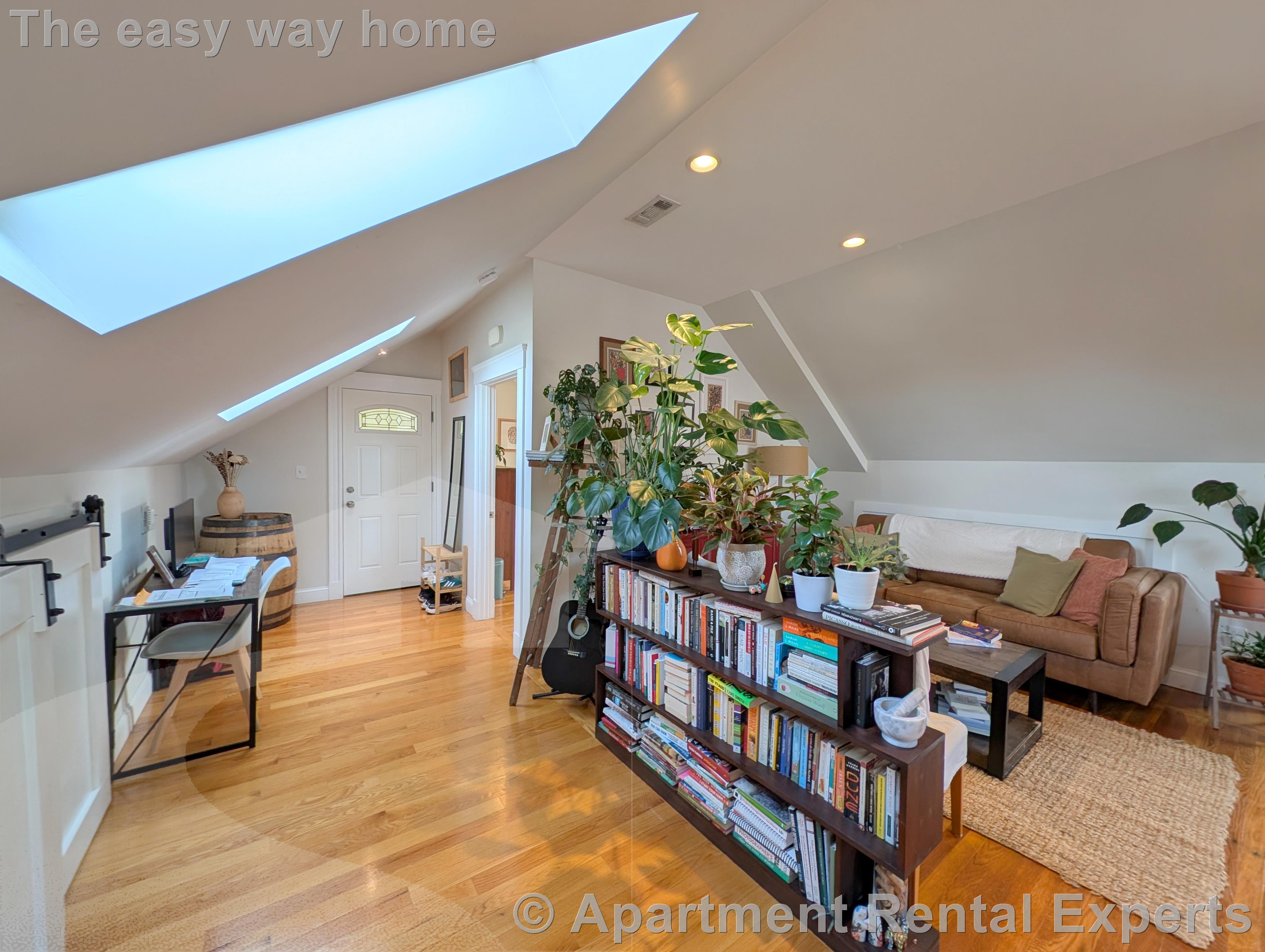 472 Main St, Magoun Square