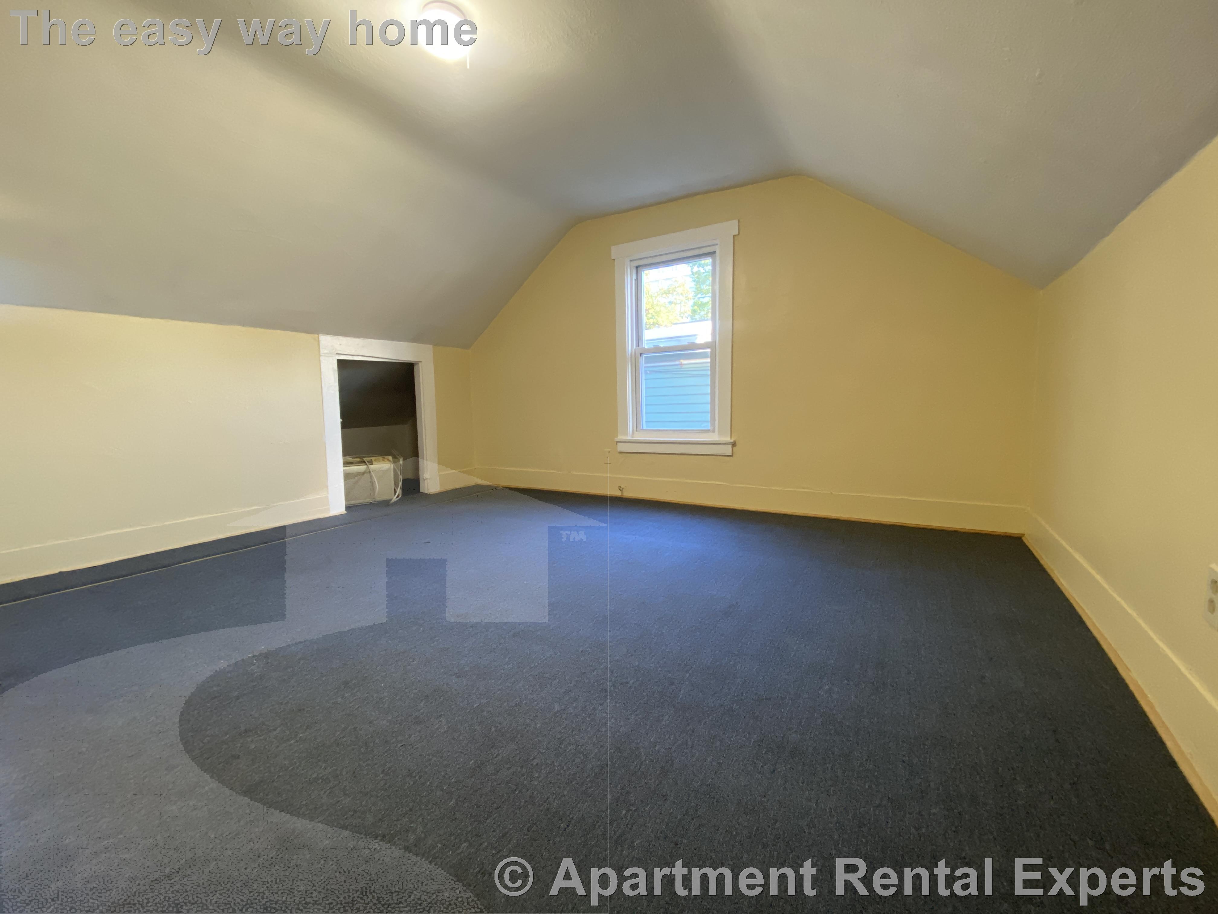 153 Hamilton St, Cambridgeport