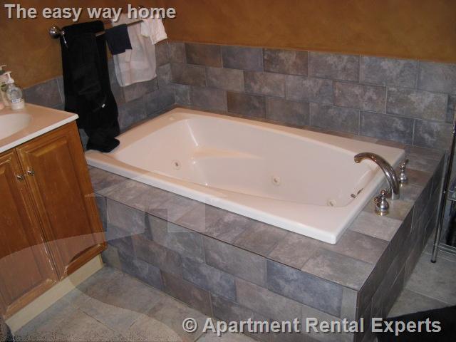 27R Albion St, Spring Hill