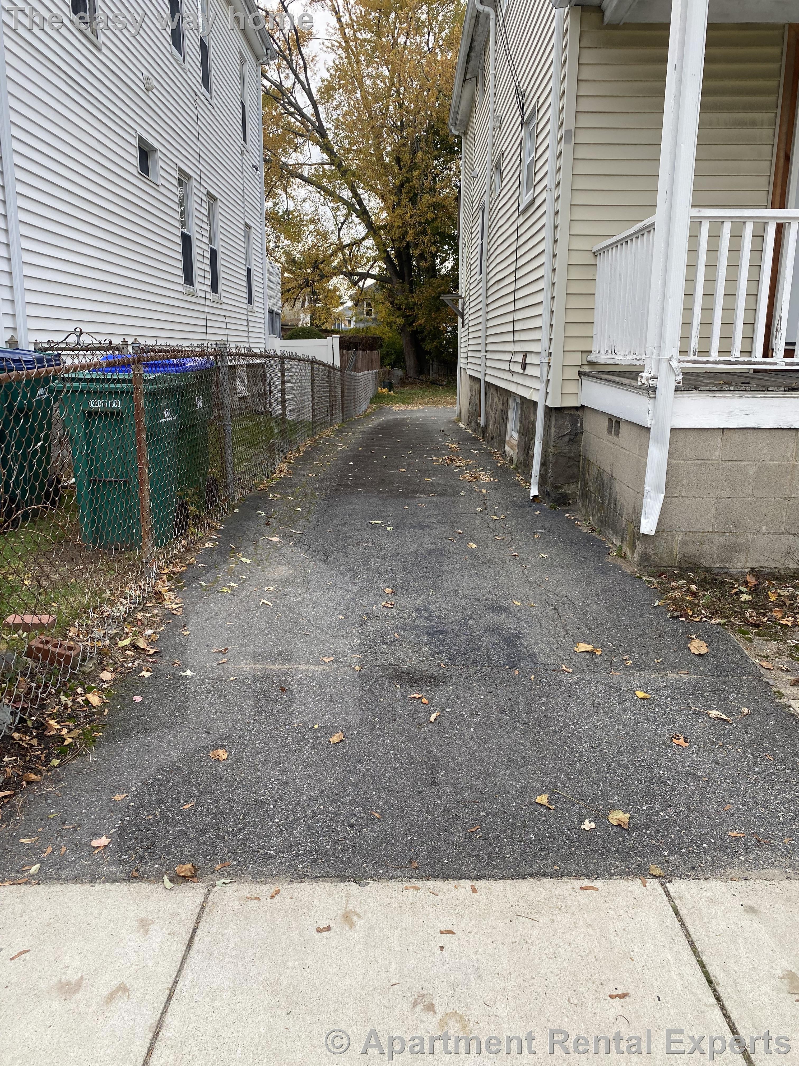 64 Paris St, Medford Square