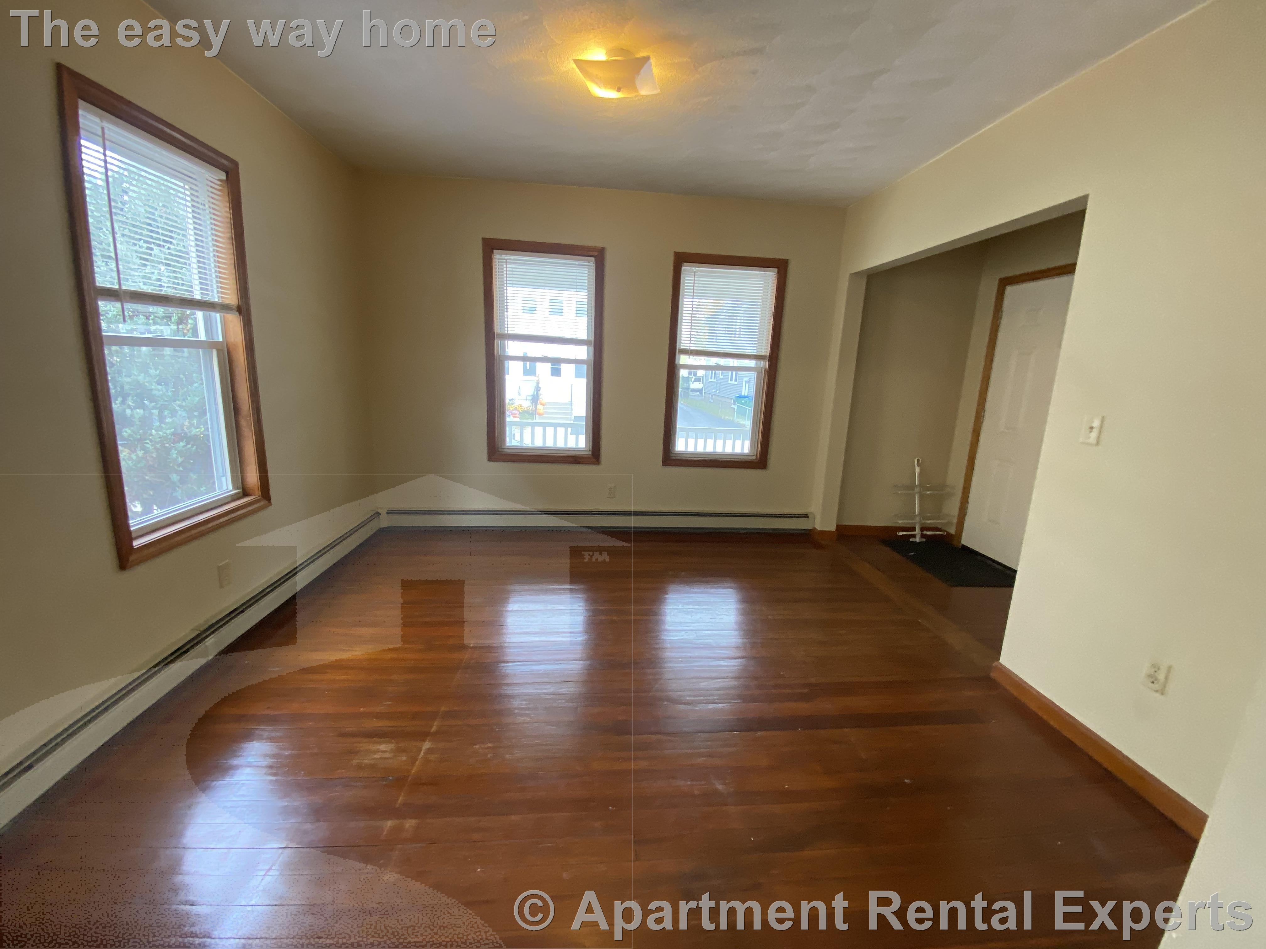 64 Paris St, Medford Square