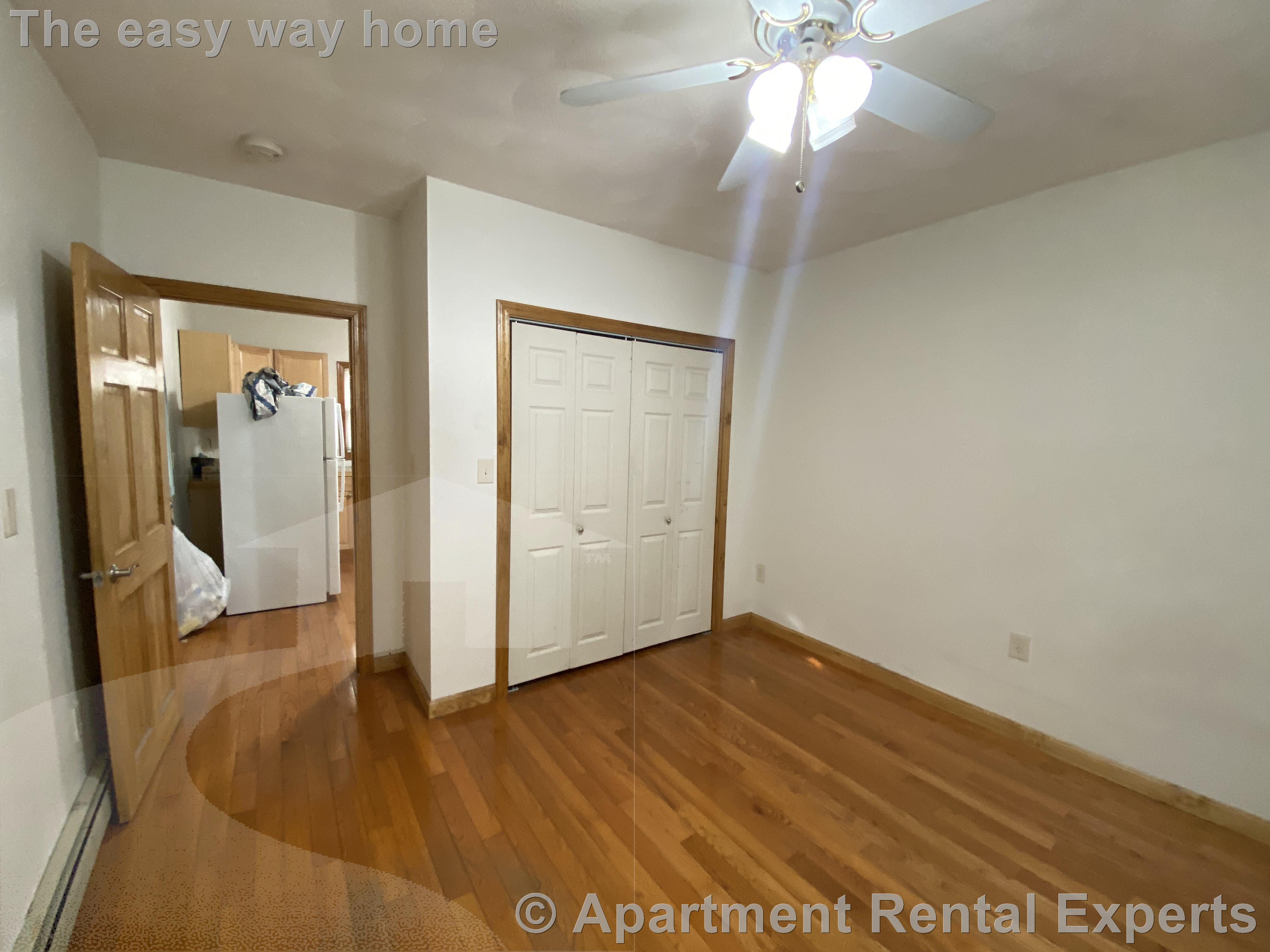 64 Paris St, Medford Square