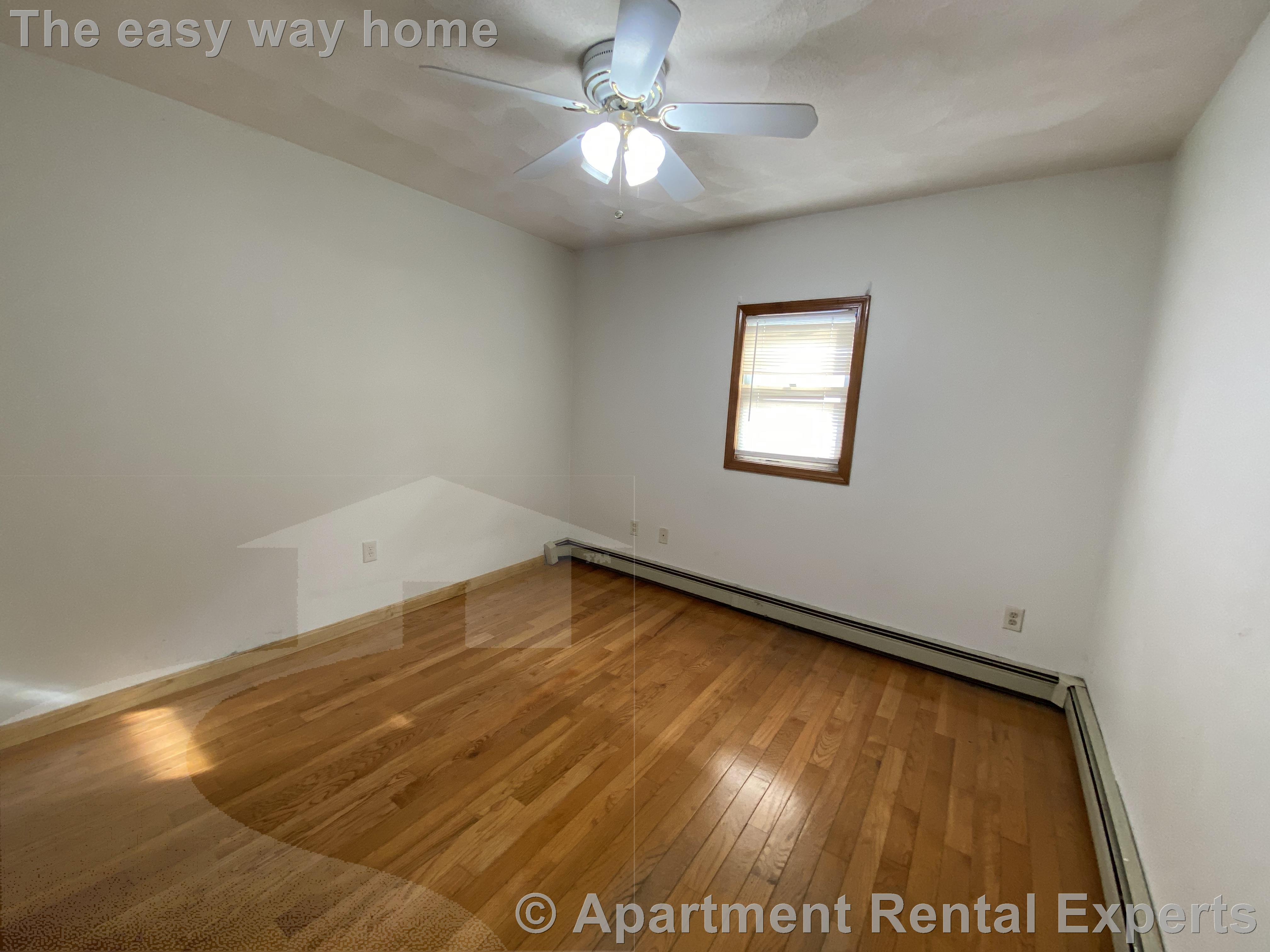 64 Paris St, Medford Square