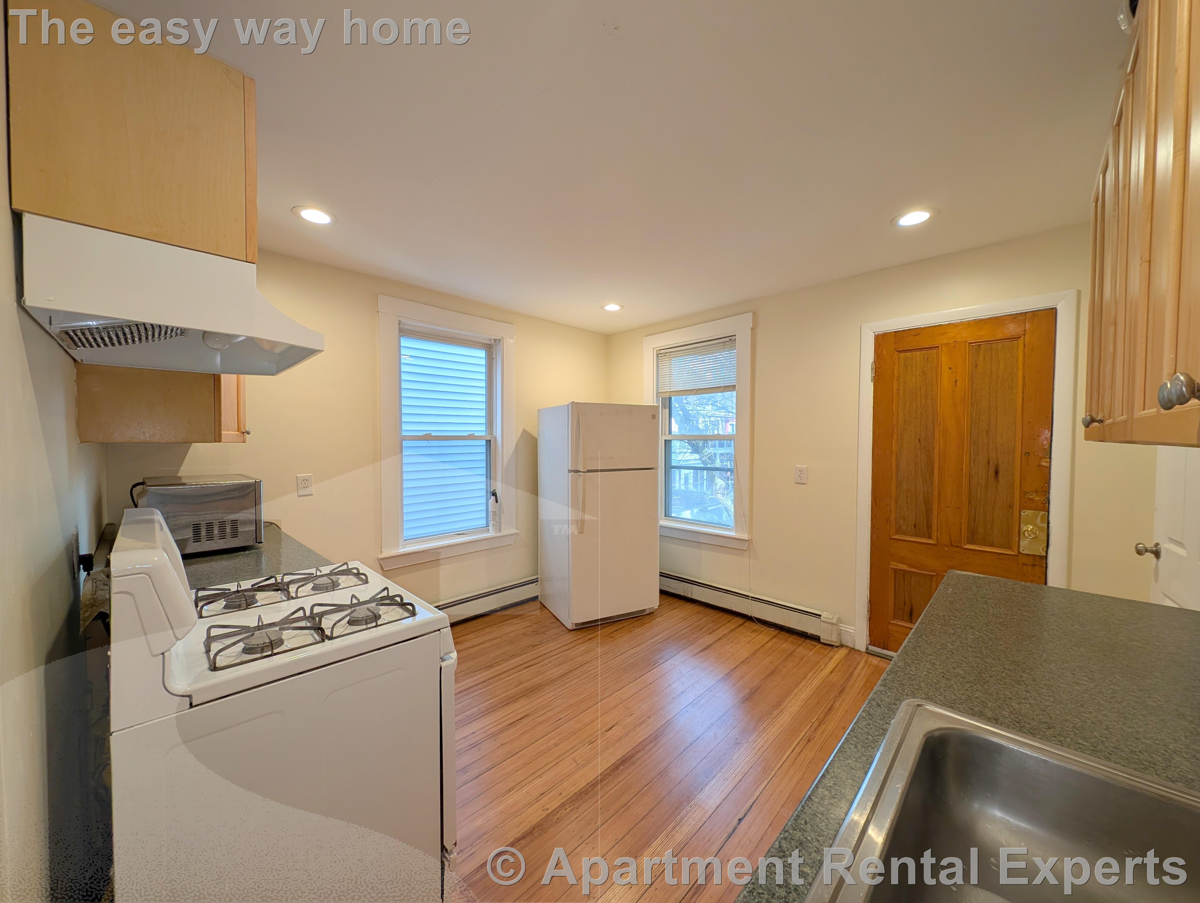 64 Pleasant St, Cambridgeport