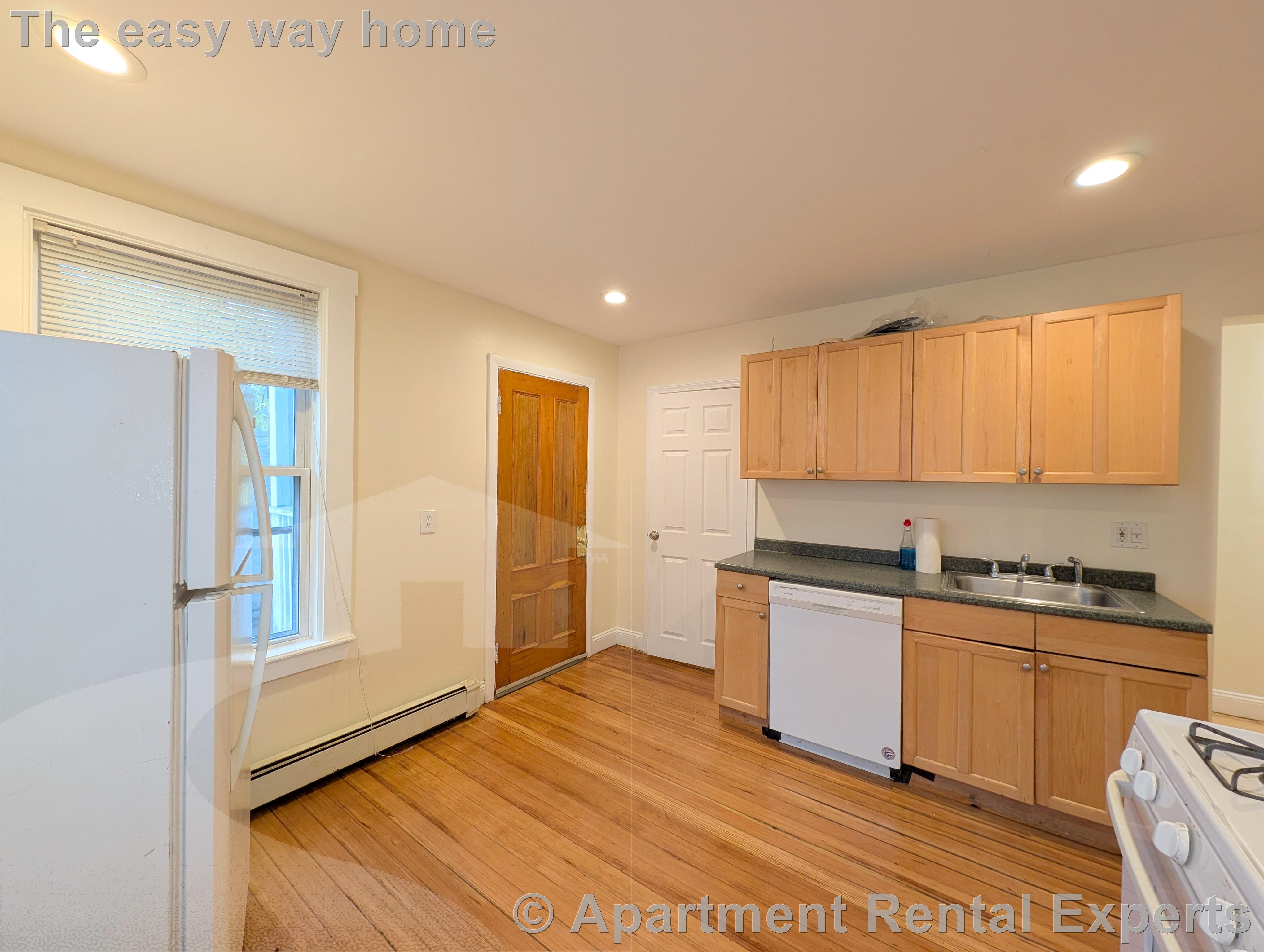 64 Pleasant St, Cambridgeport