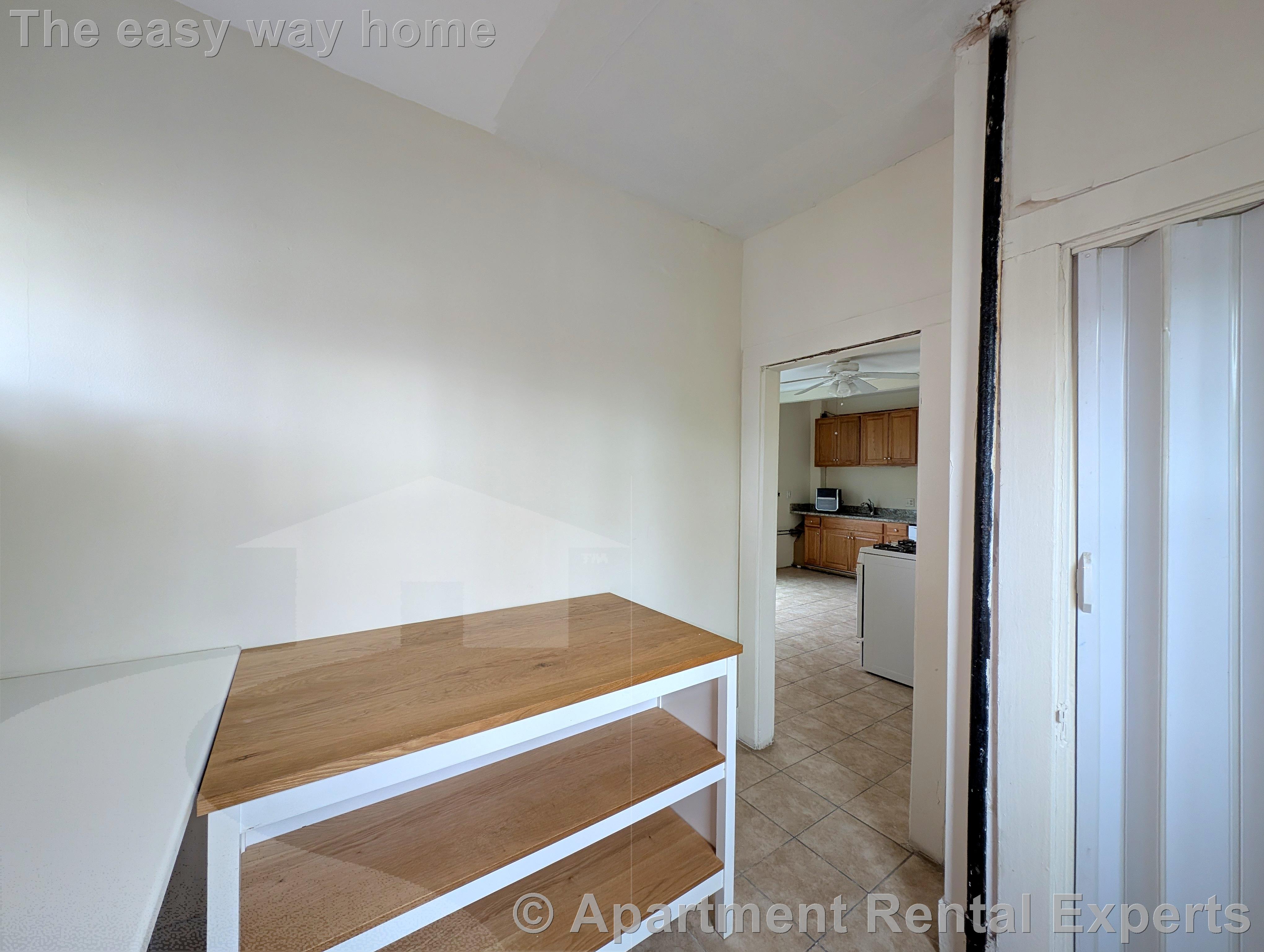 102 Sycamore St, Winter Hill