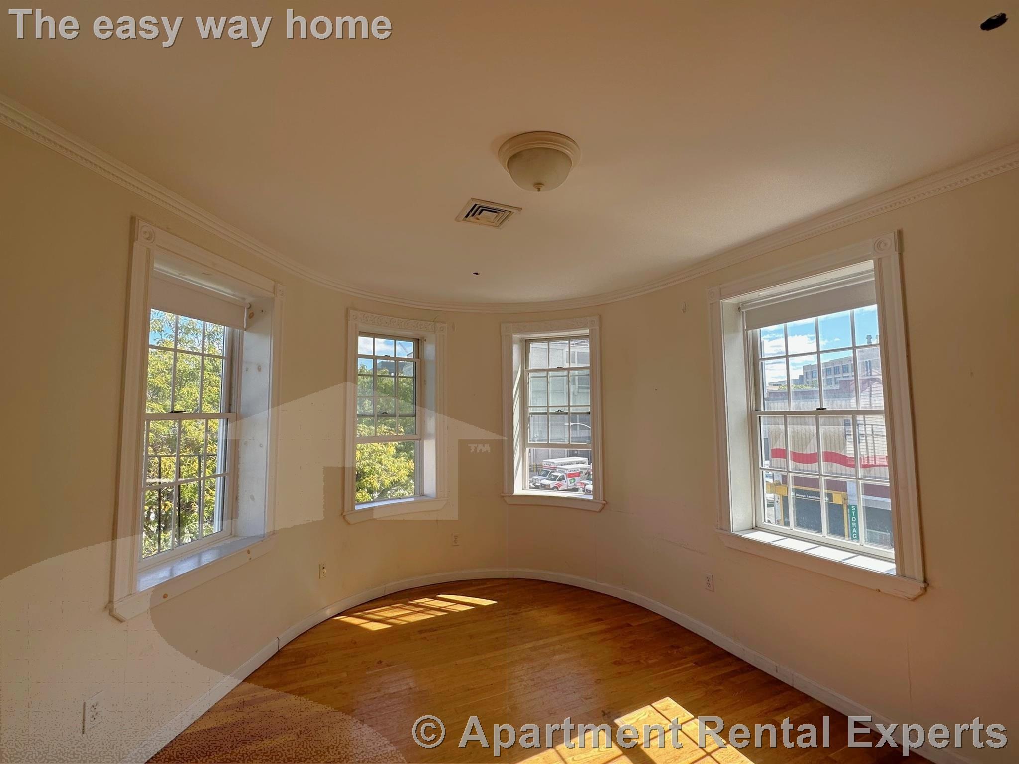 4 Bishop Allen Dr, Central Square