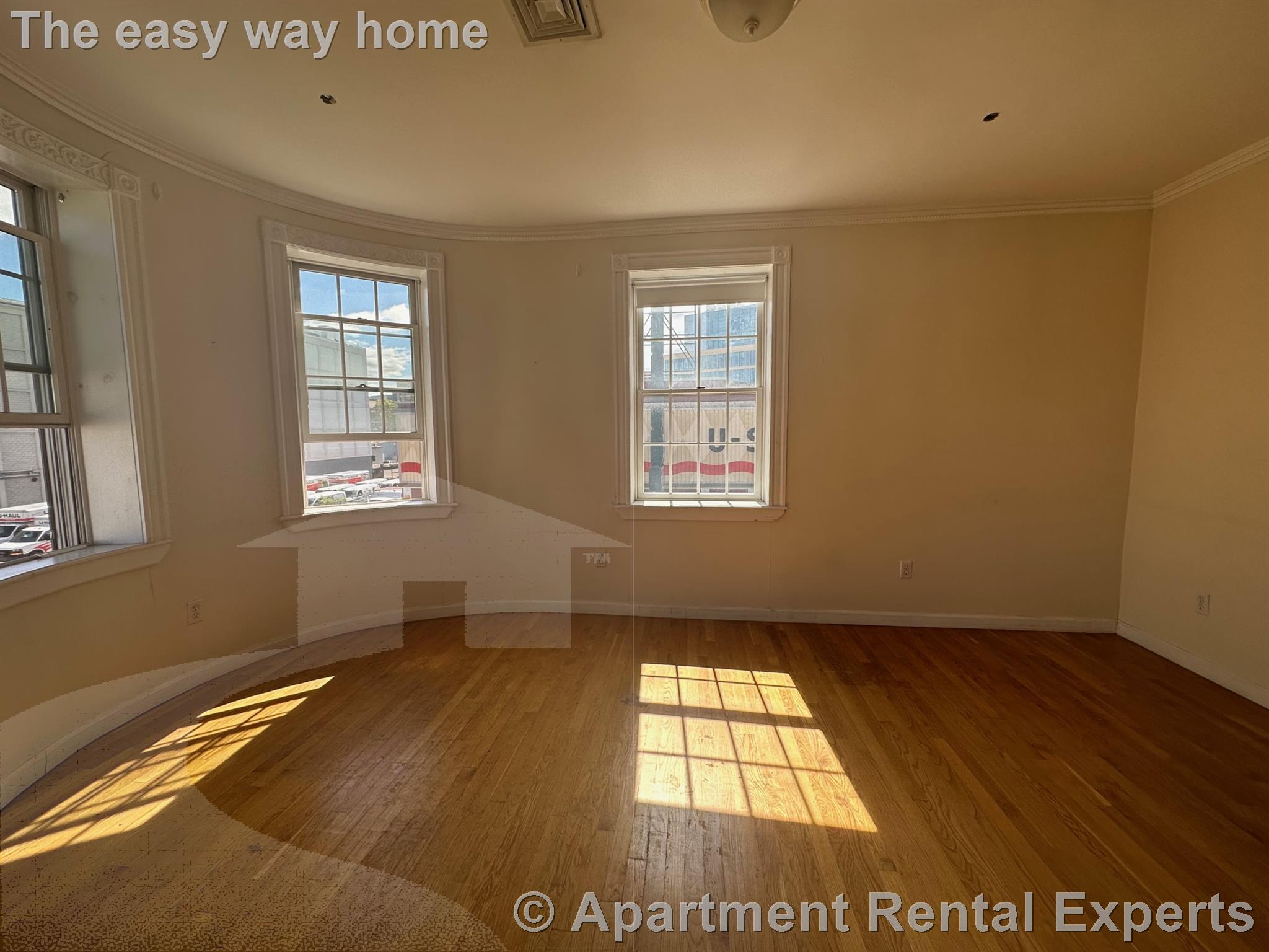 4 Bishop Allen Dr, Central Square