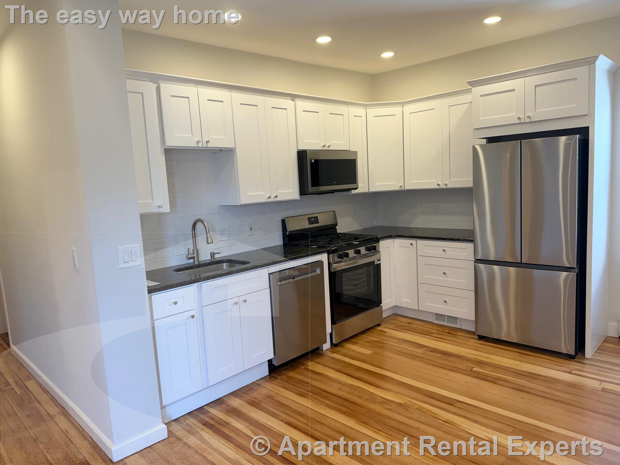 172 Putnam Ave, Riverside