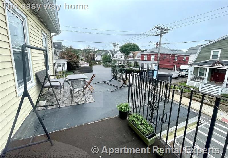 123 Winthrop St, Tufts