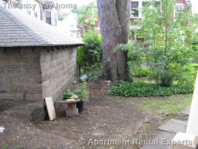 81 College Ave, Davis Square