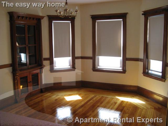 57 Bromfield Rd, Tufts