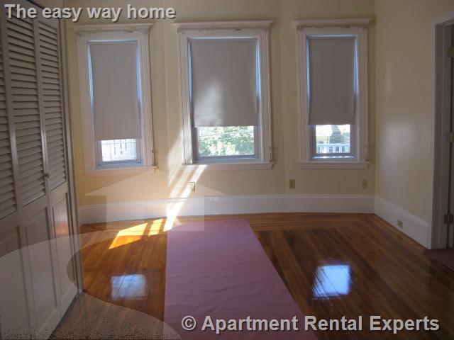 57 Bromfield Rd, Tufts